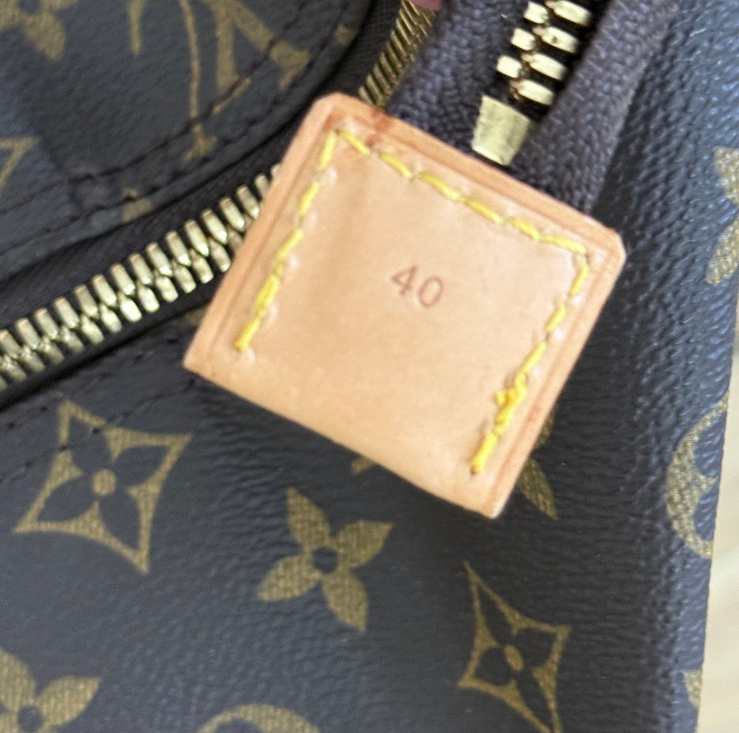 Cruiser 40 with Luggage tag and poignet ποΈ Year: 1999