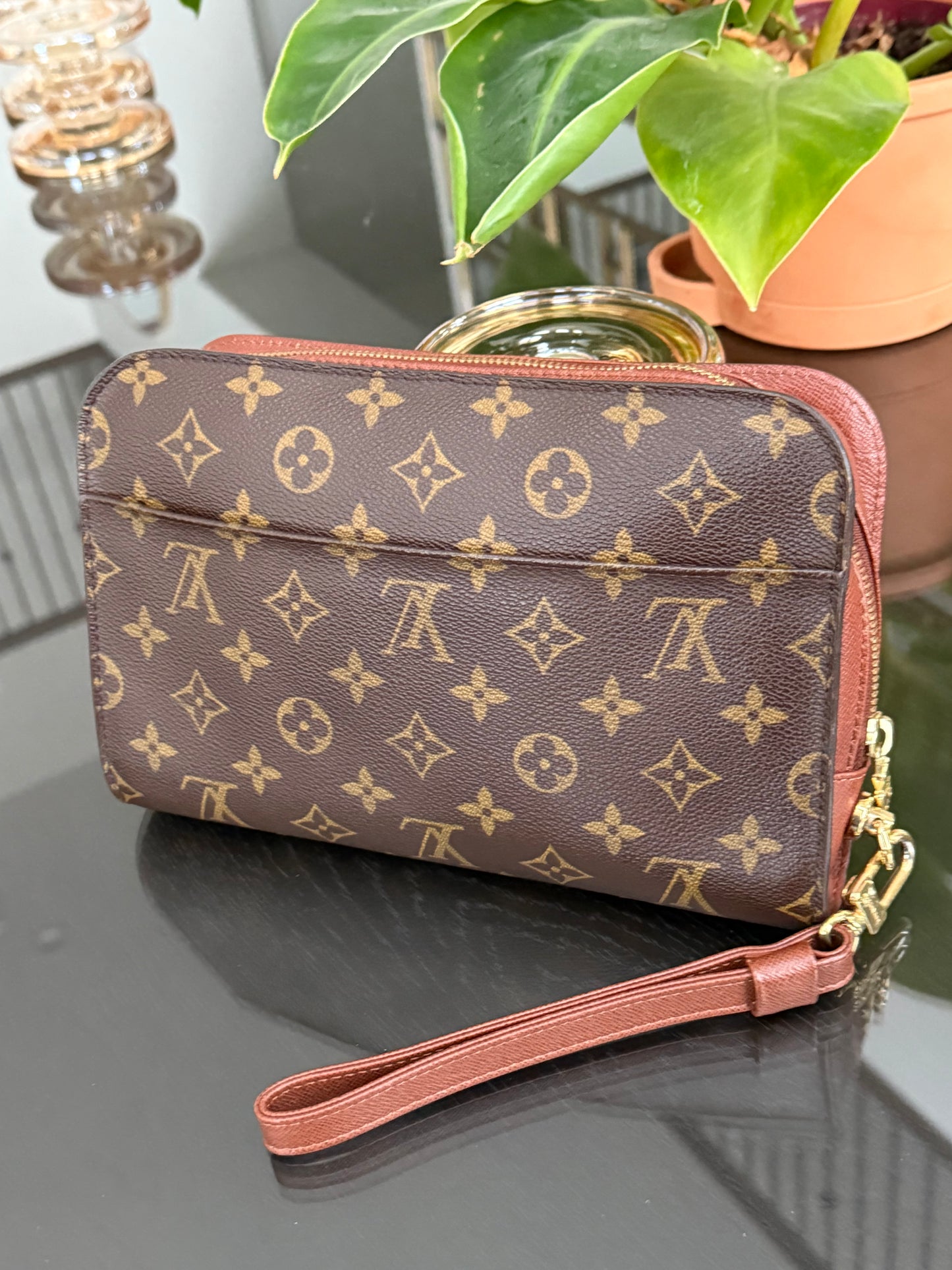 Orsay Clutch -
🗓️ Year: 2000