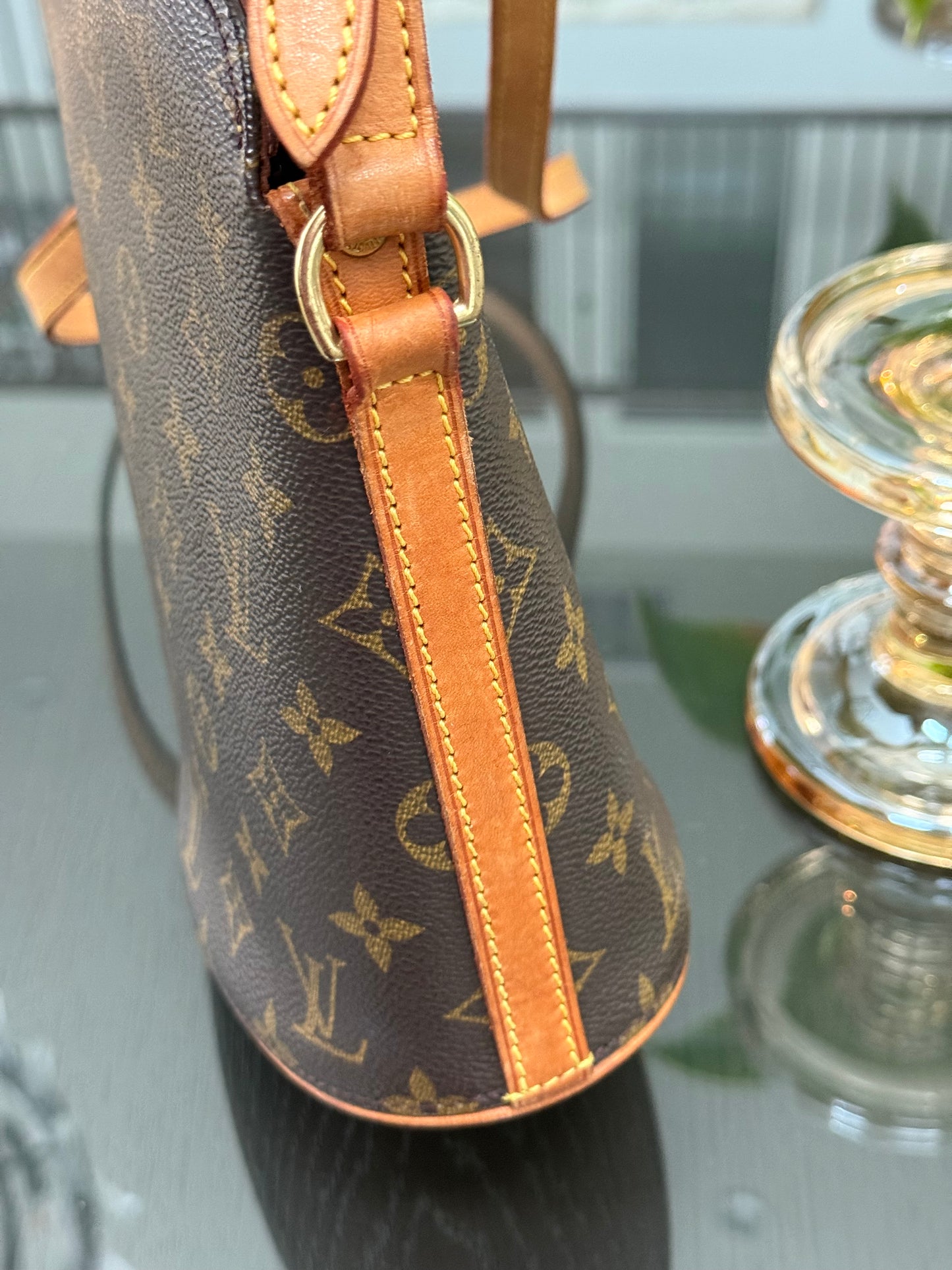 Drouot Crossbody
π
Year: 2000