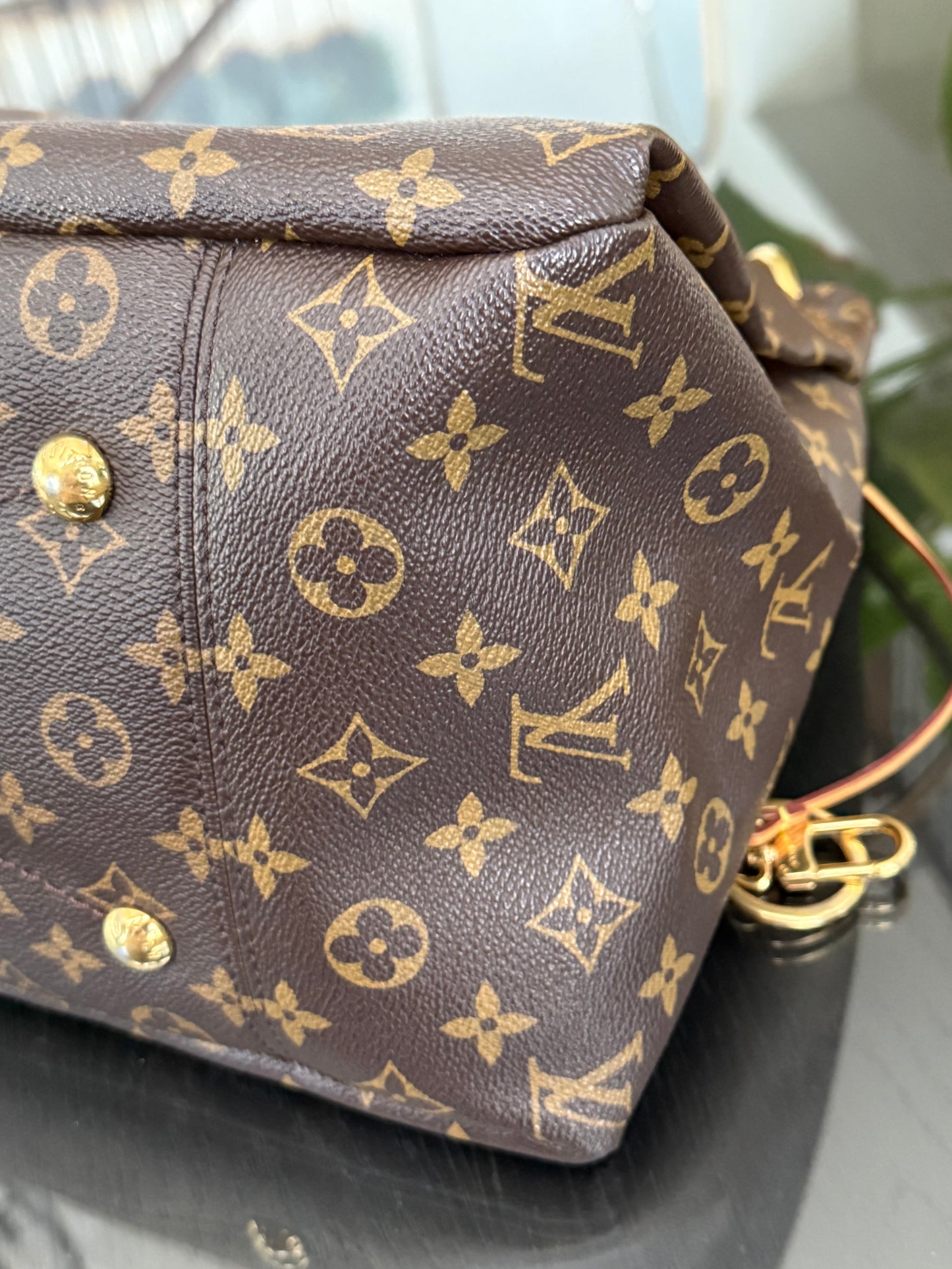 Artsy MM with Dustbag and Insert Organizer - ๐
Year: 2010
