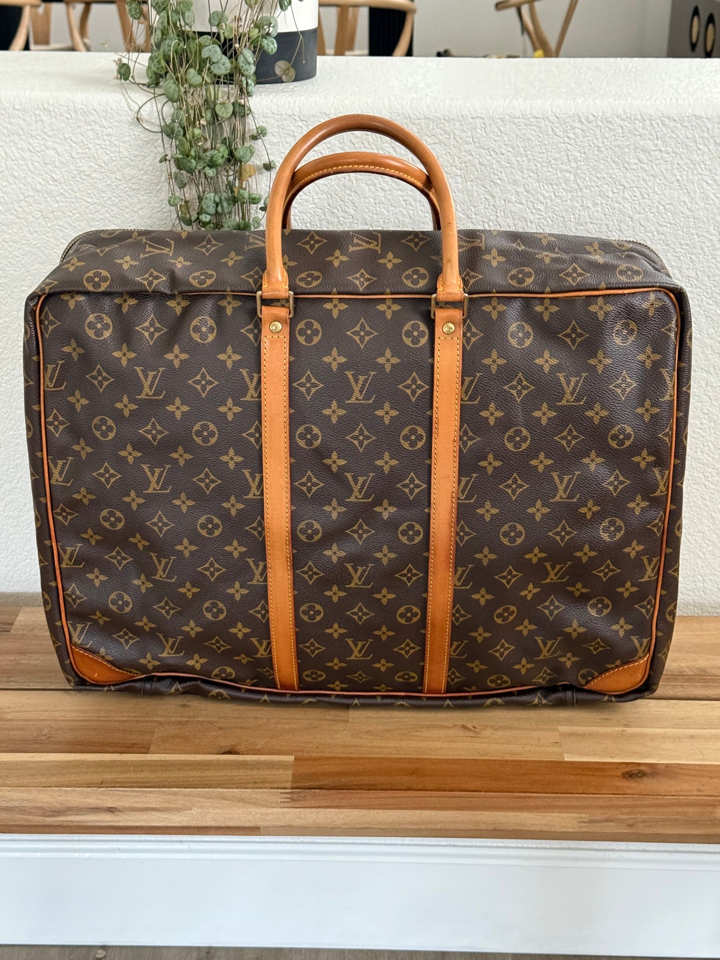 Sirius 50 Soft Suitcase Luggage - ๐
Year: 199