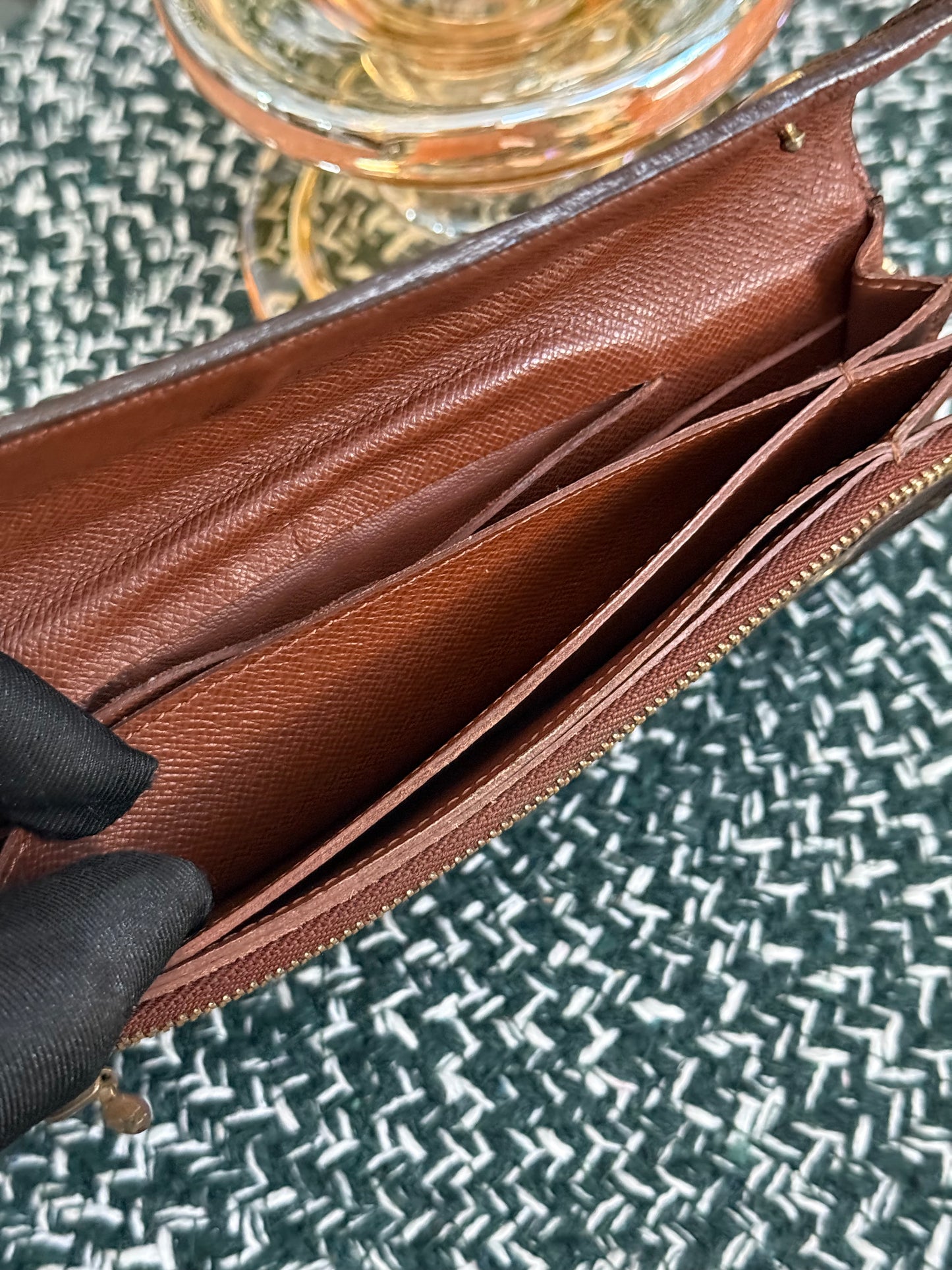 Monogram Portefeuille Accordeon Wallet with Insert and Non branded Strap 🗓️ Year: 2004