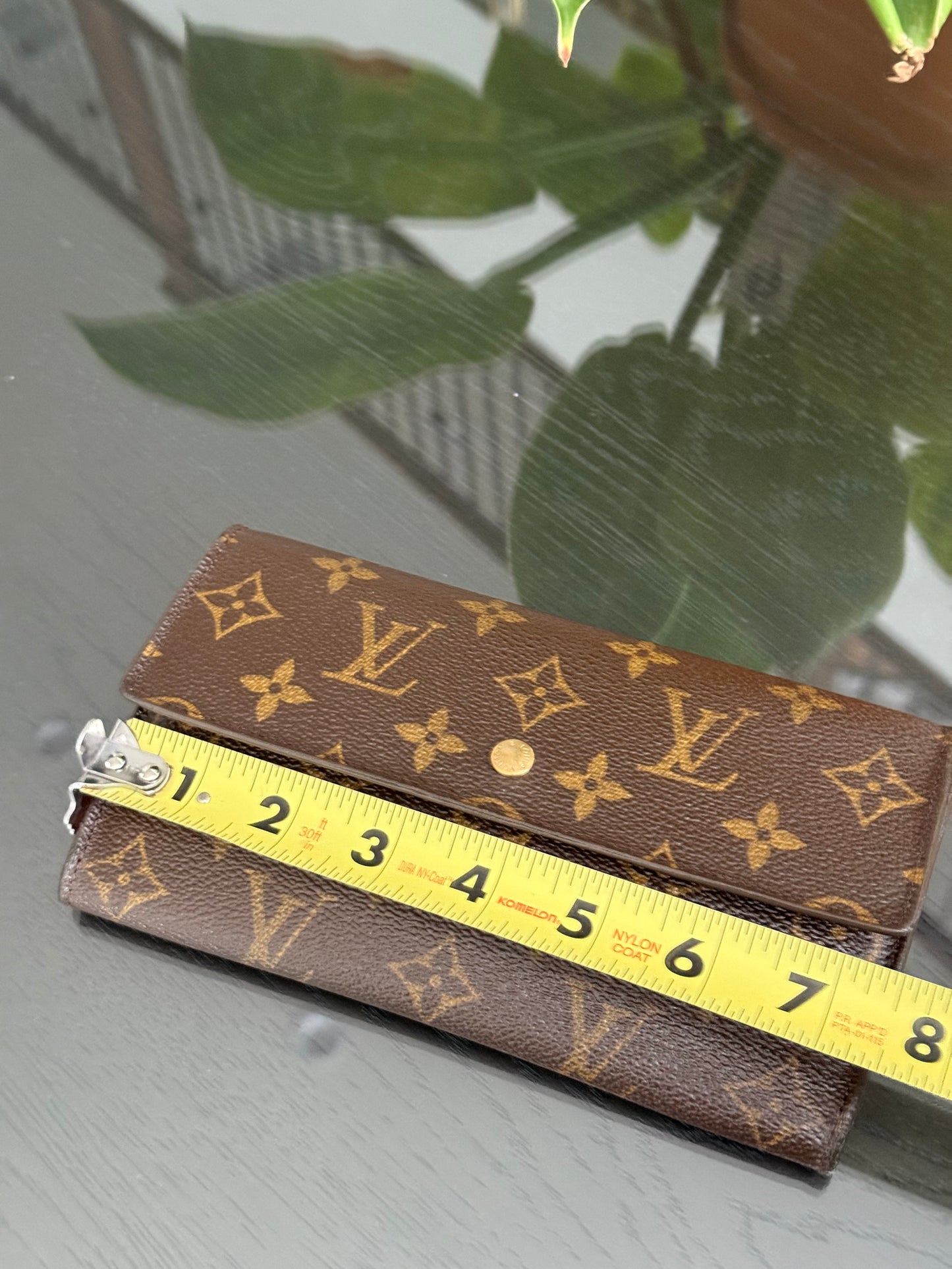 International Wallet in Monogram 🗓️ Year: 2001