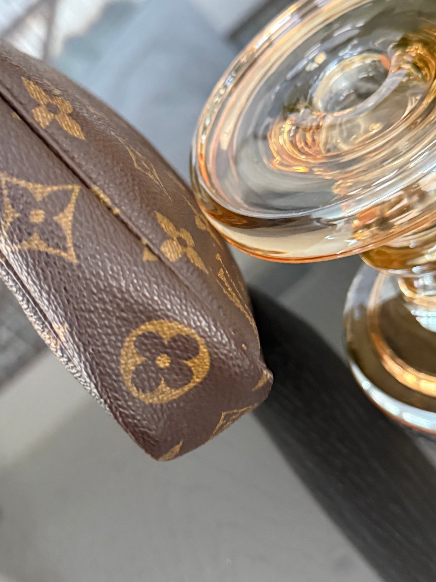 Pochette Accessories - ๐
Year: 2000