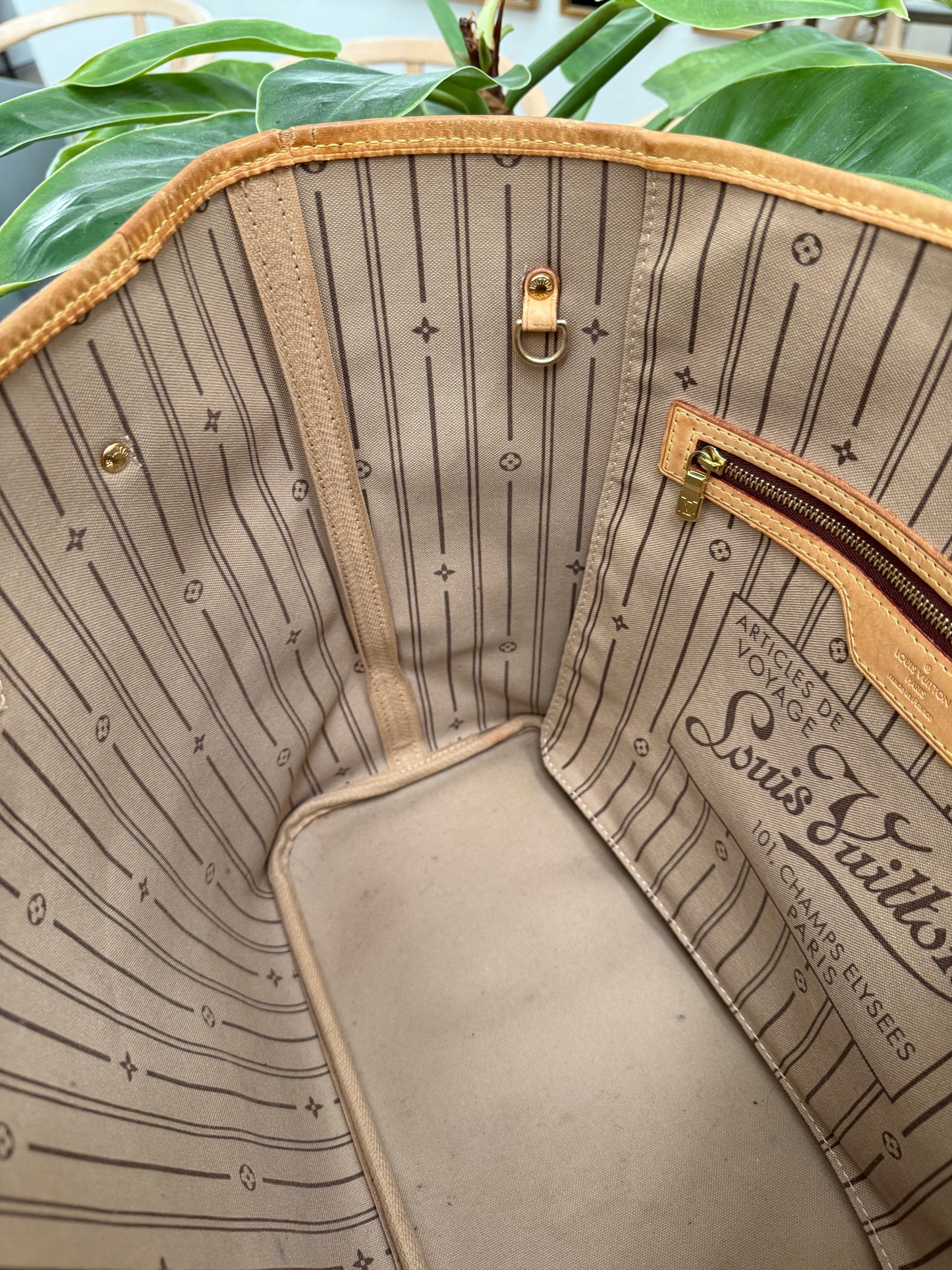 Neverfull MM ๐
Year: 2008