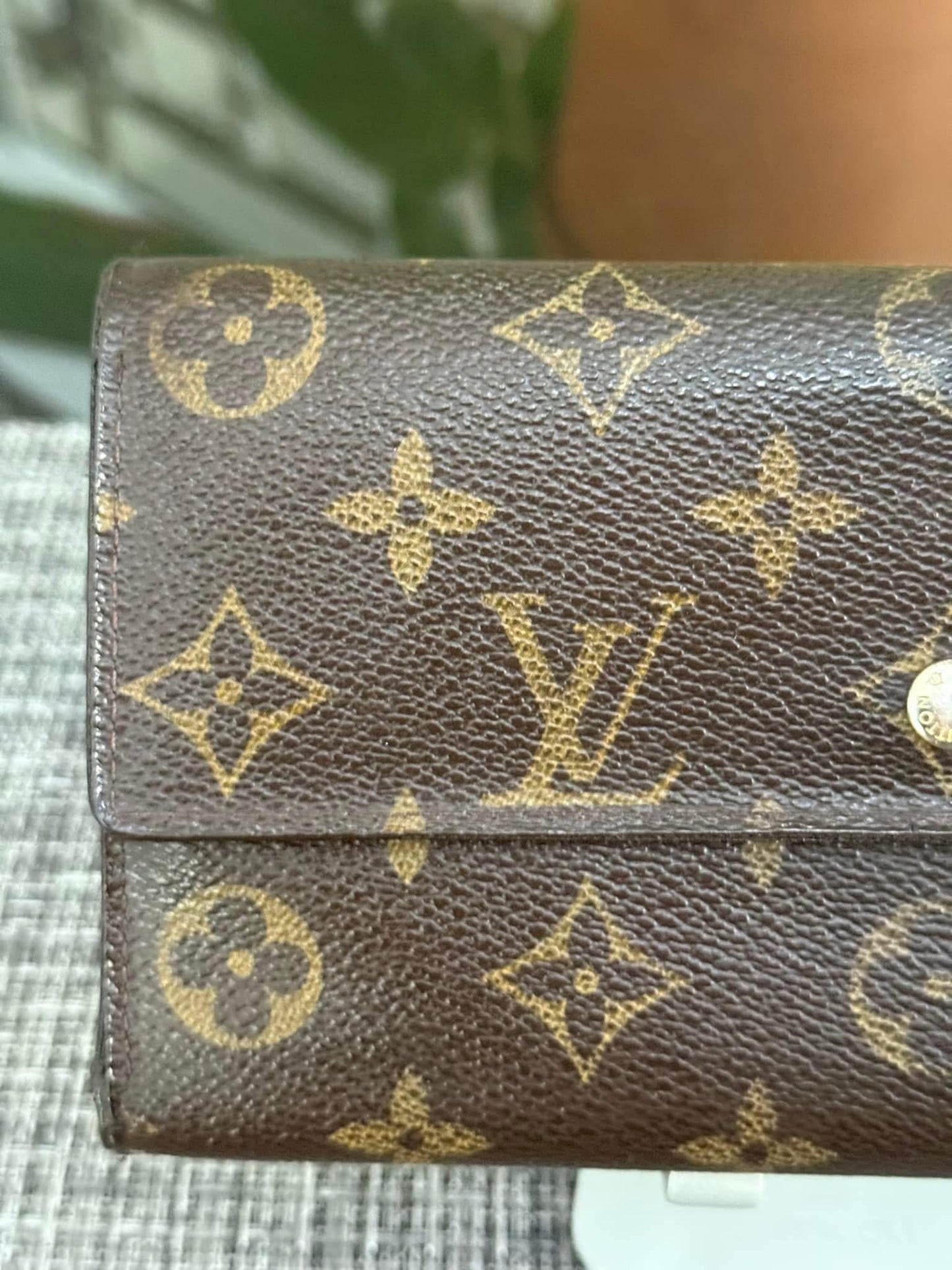 International Wallet with 8 Cardholders ๐๏ธ Year: 2008