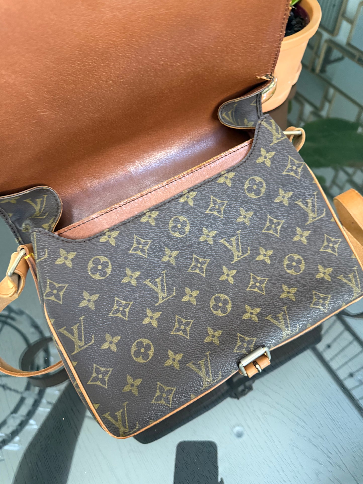 Cartouchiere GM Crossbody -🗓️ Year: 1982
