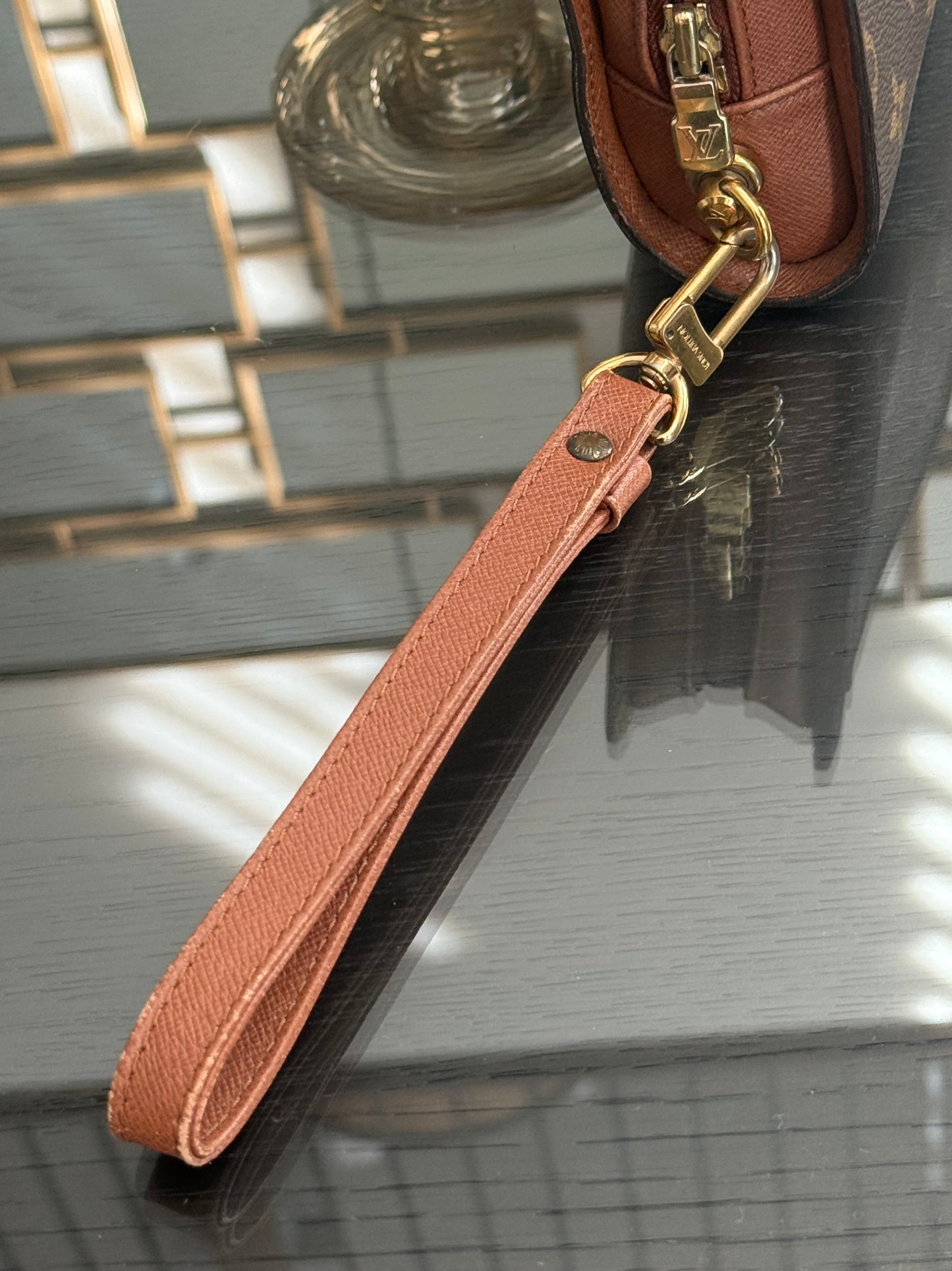 Orsay Clutch
๐๏ธ Year: 1995