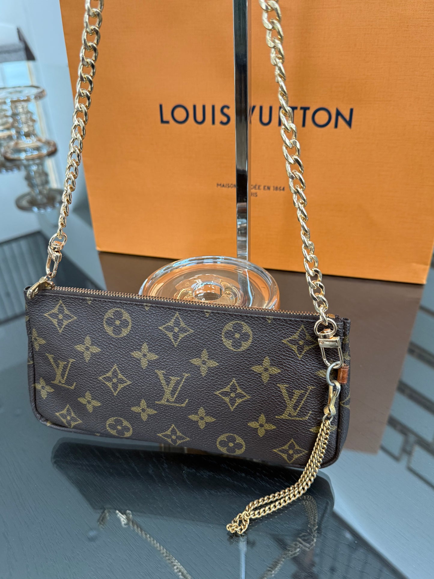 Sac Shopping Pouch with Generic Gold Strap
