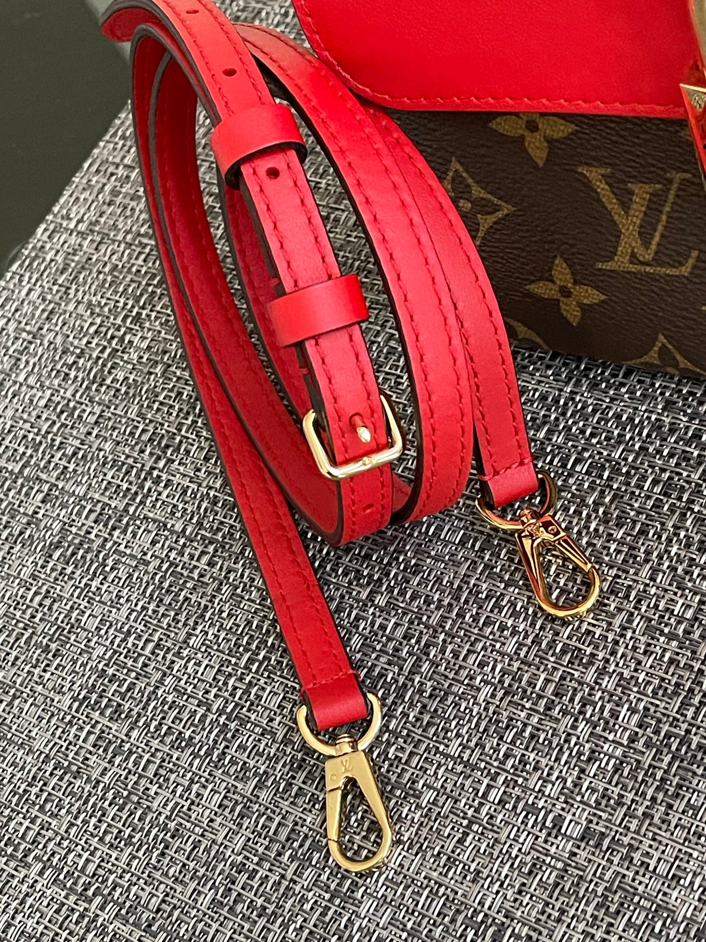 Locky BB Monogram Coquelicot (Complete Inclusions) - ๐
Year: 2019