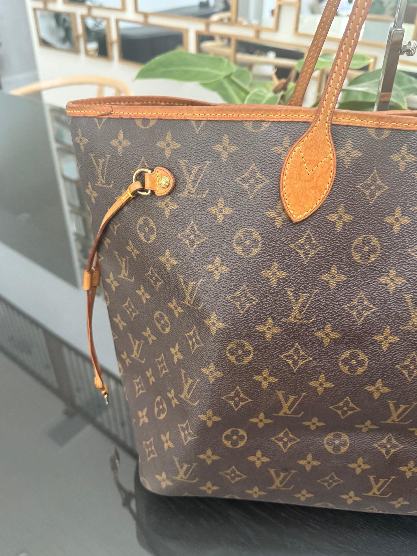 Neverfull GM in Monogram with Insert Organizer 🗓️ Year: 2007