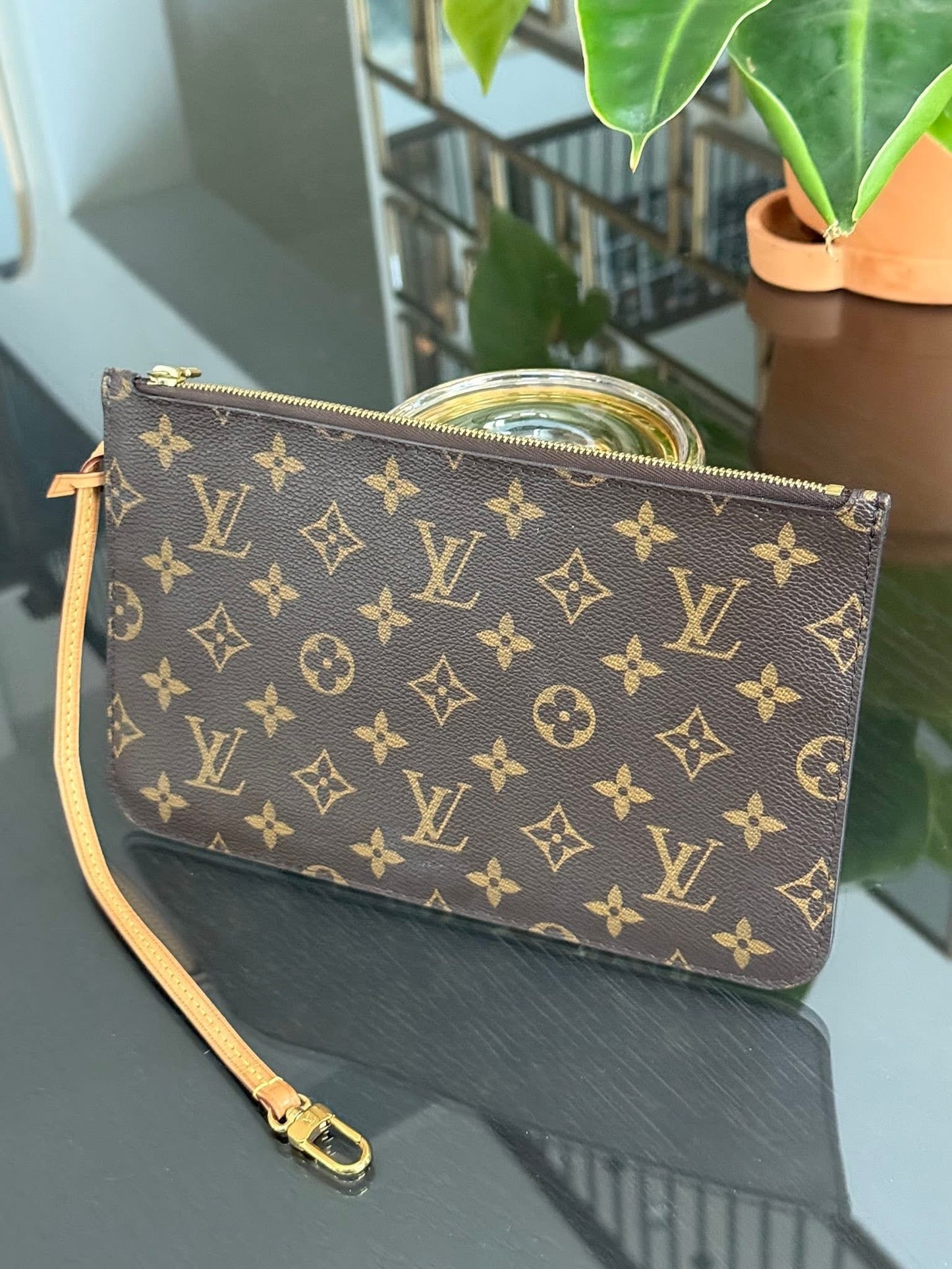 Neverfull MM/GM Pouch in beige 🗓️ Year: 2016