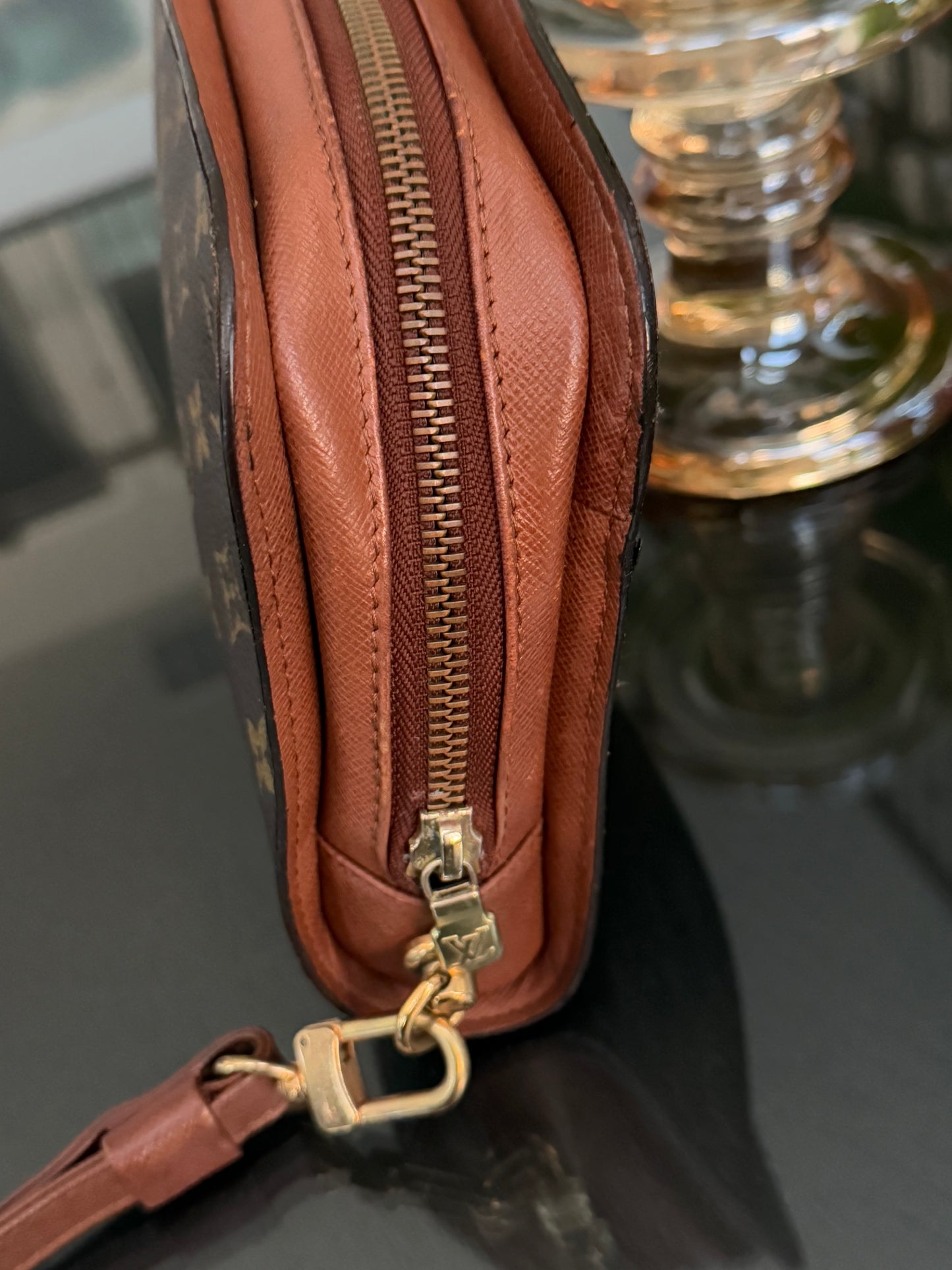 Orsay Clutch
๐๏ธ Year: 1998