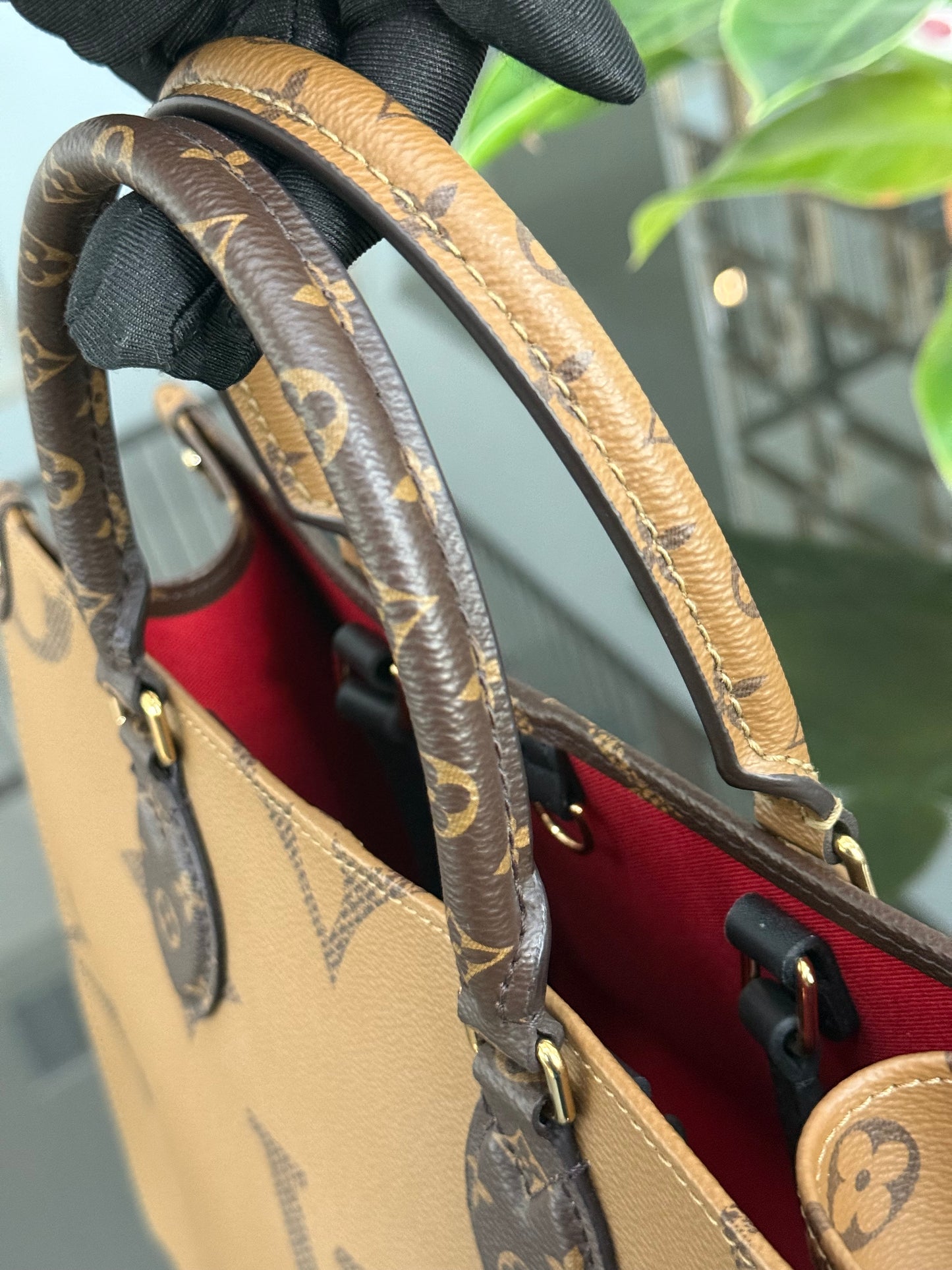 On The Go MM in Monogram with Dustbag -Microchip