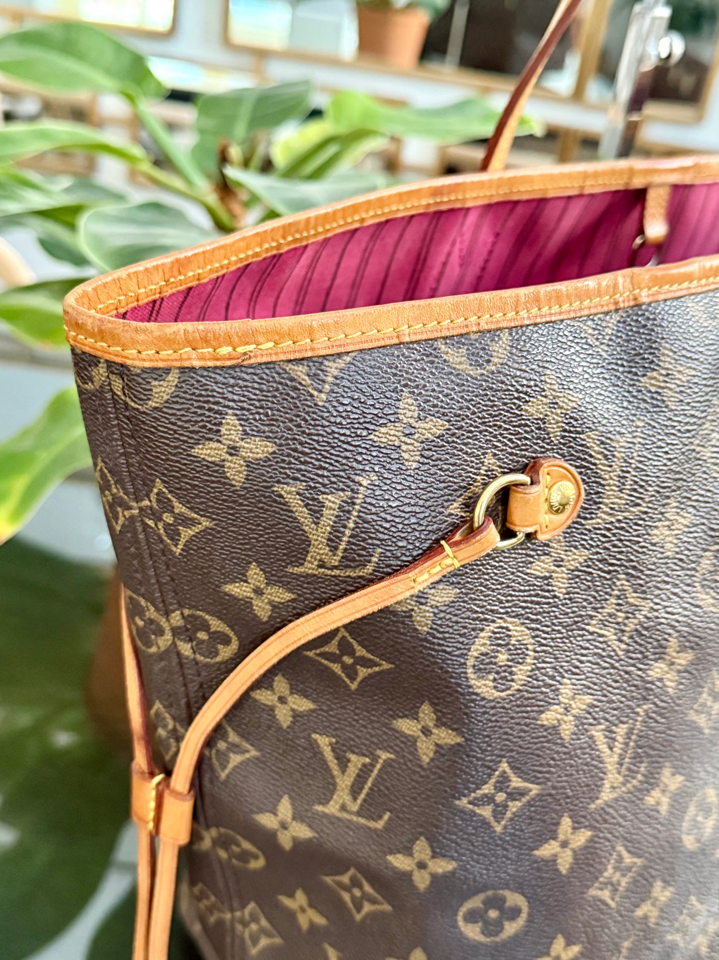 Neverfull GM in Peony with Dustbag 🗓️ Year: 2016