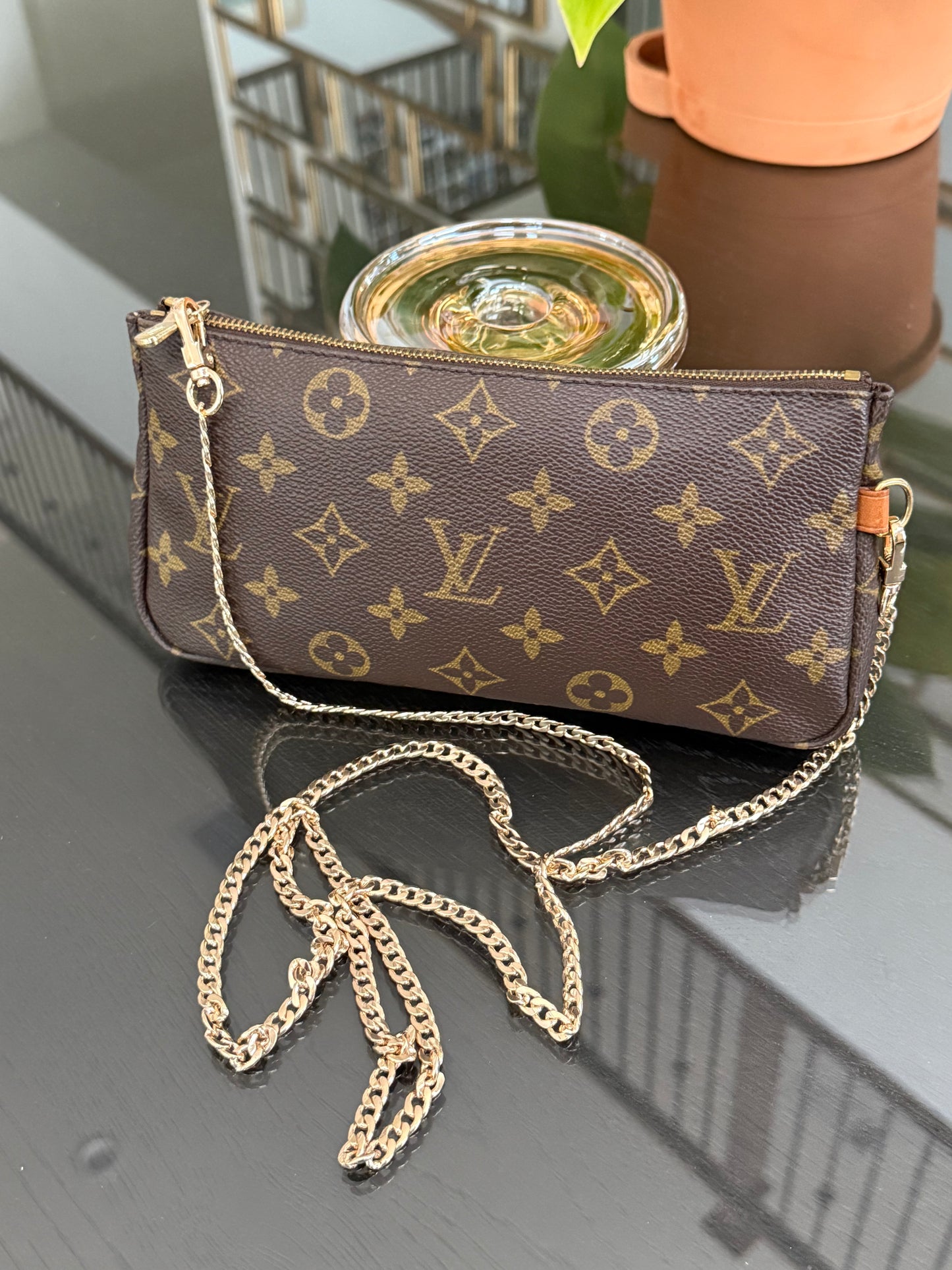 Sac Shopping Pouch with Generic Gold Strap