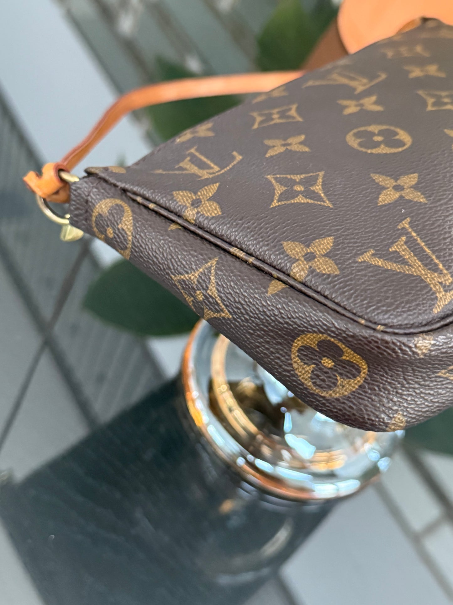 Pochette Accessories - ๐
Year: 2000