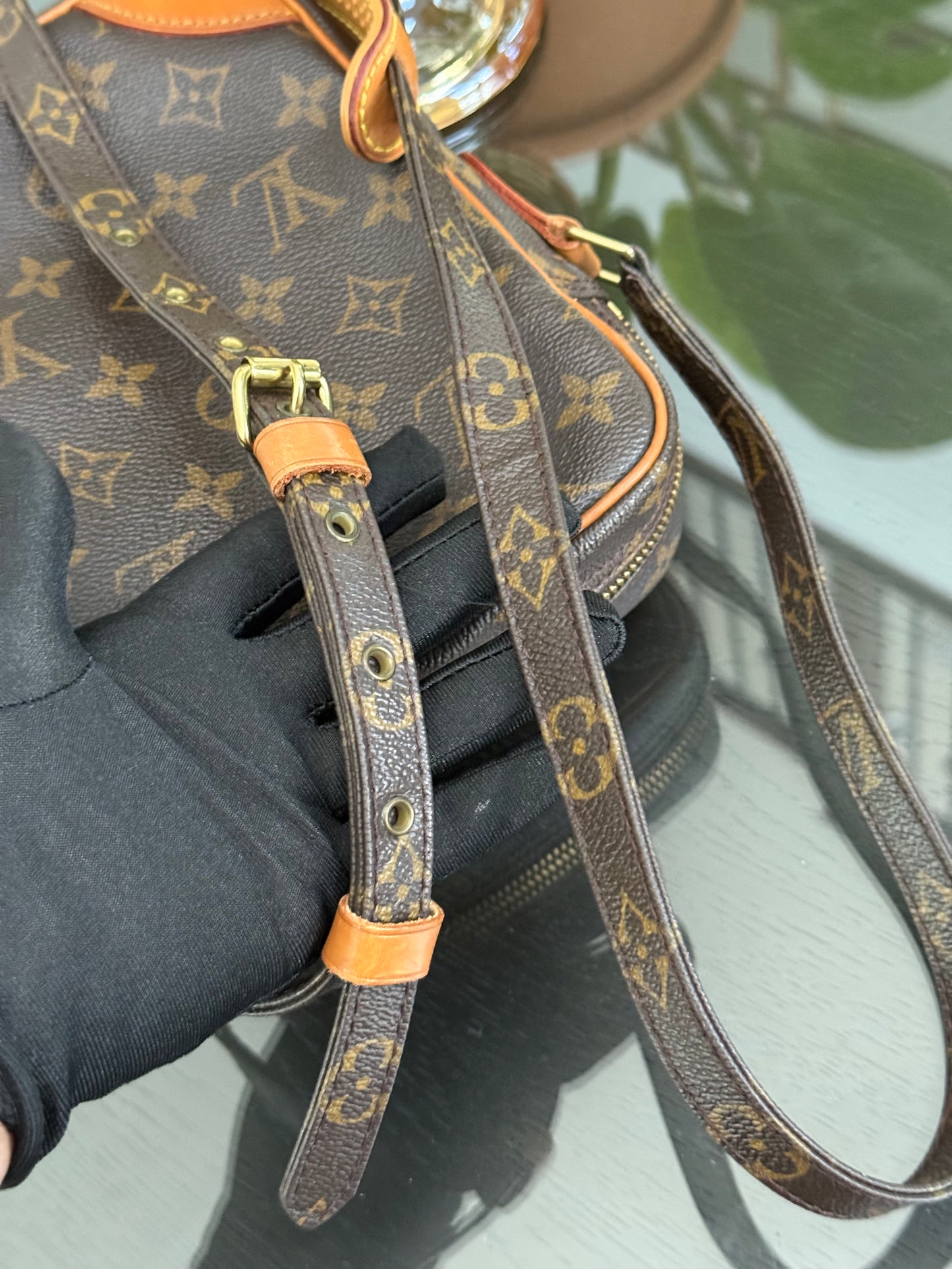 Amazon Crossbody Bag -Year: 1999