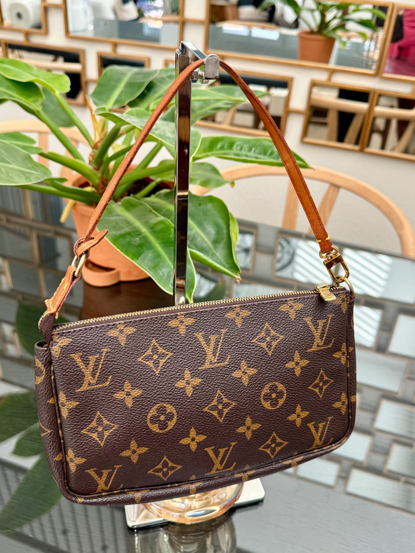 Pochette Accessories - ๐
Year: 1999