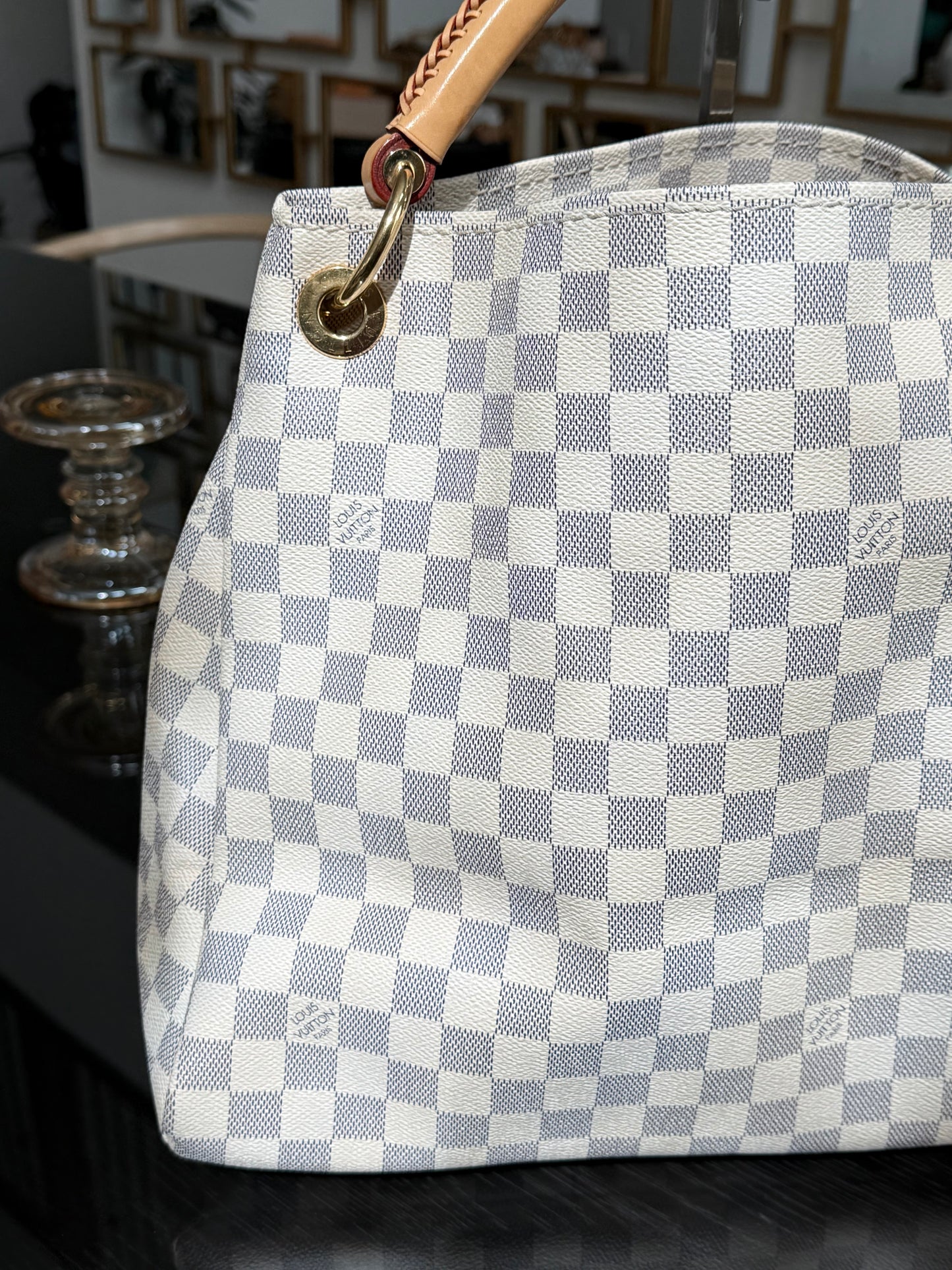 Artsy MM Azur with Dustbag and Insert Organizer- ๐
Year: 2011