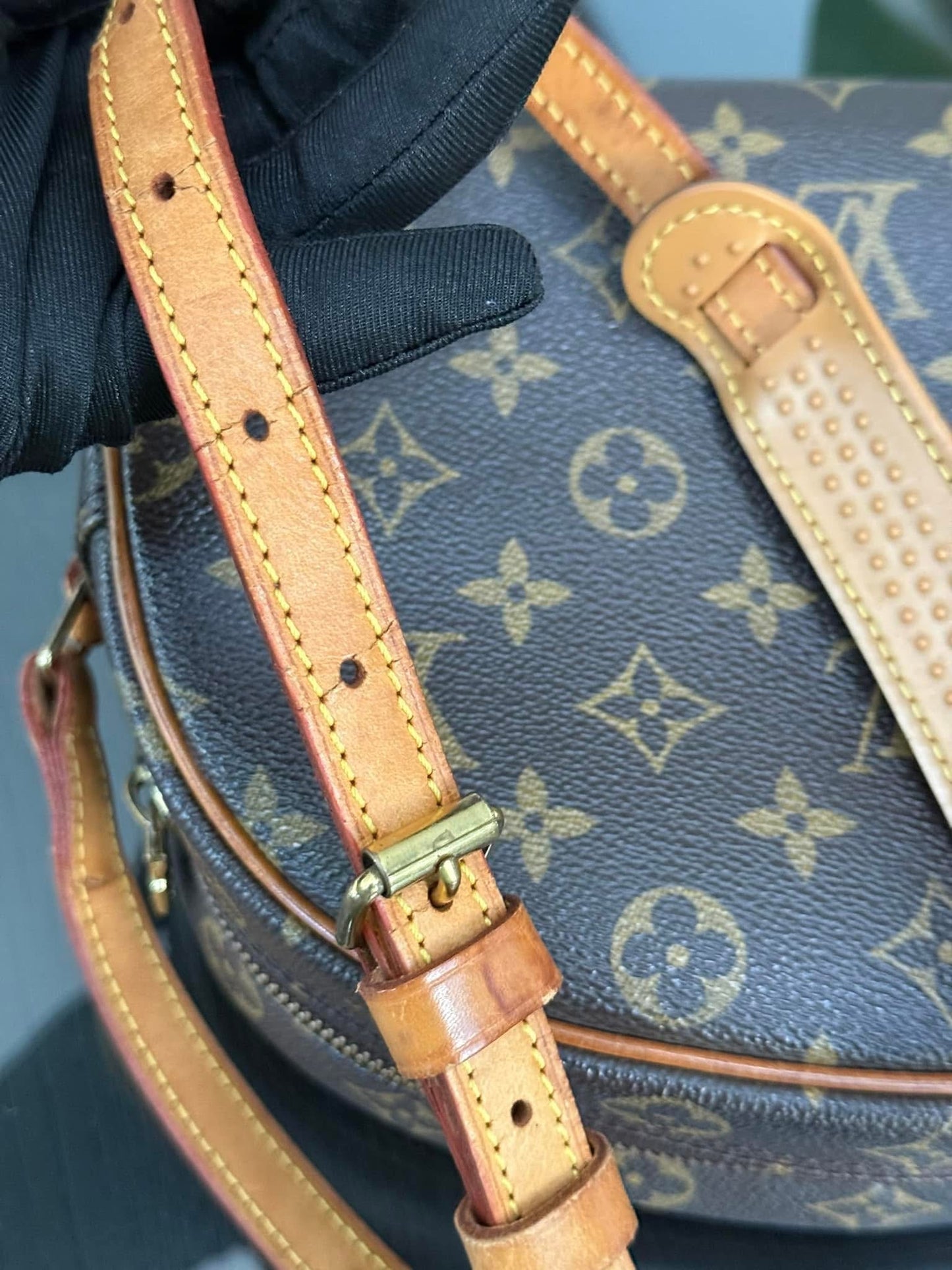 Blois Crossbody -๐๏ธ Year: 1999