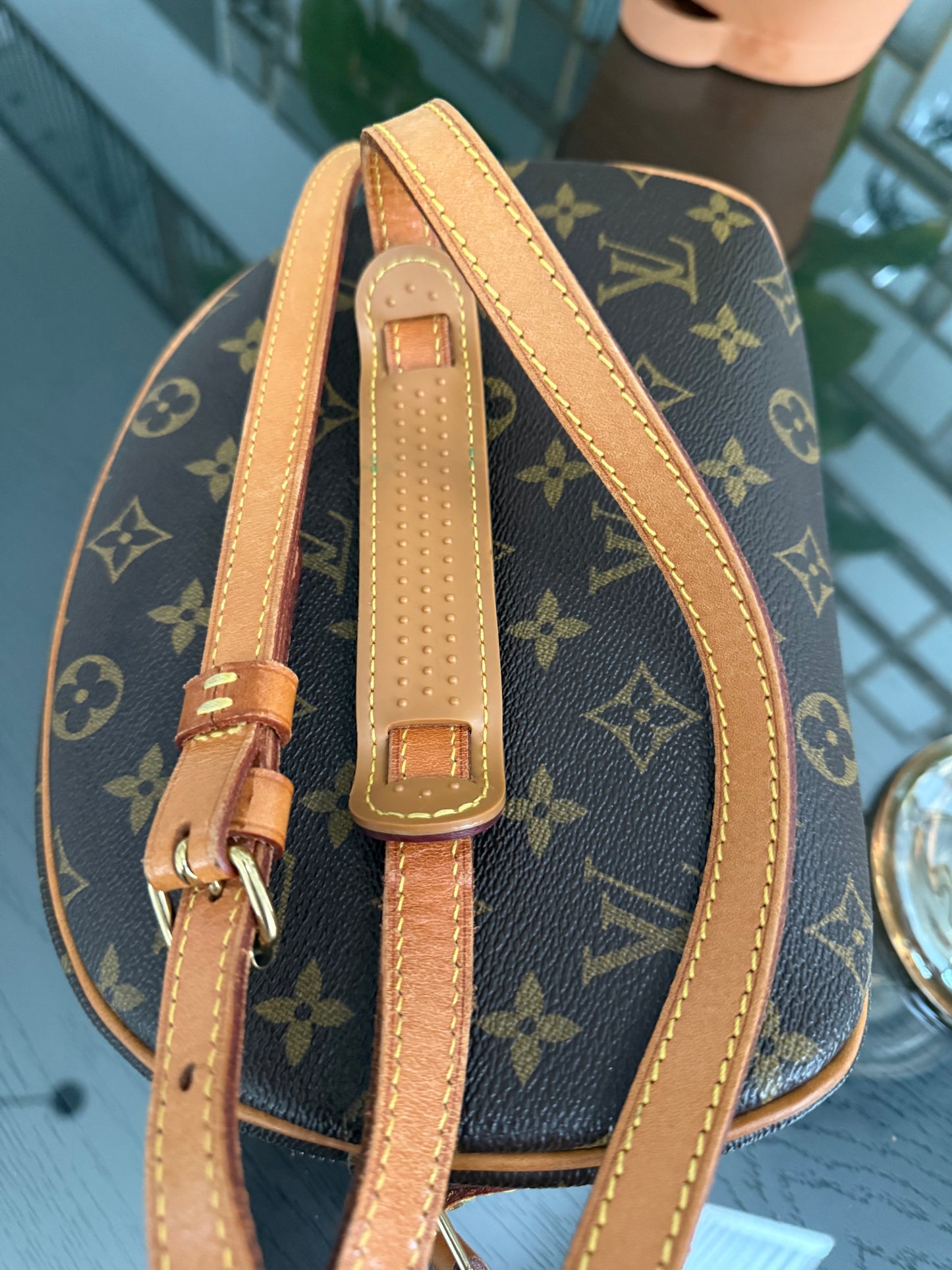 Blois Crossbody -🗓️ Year: 1999