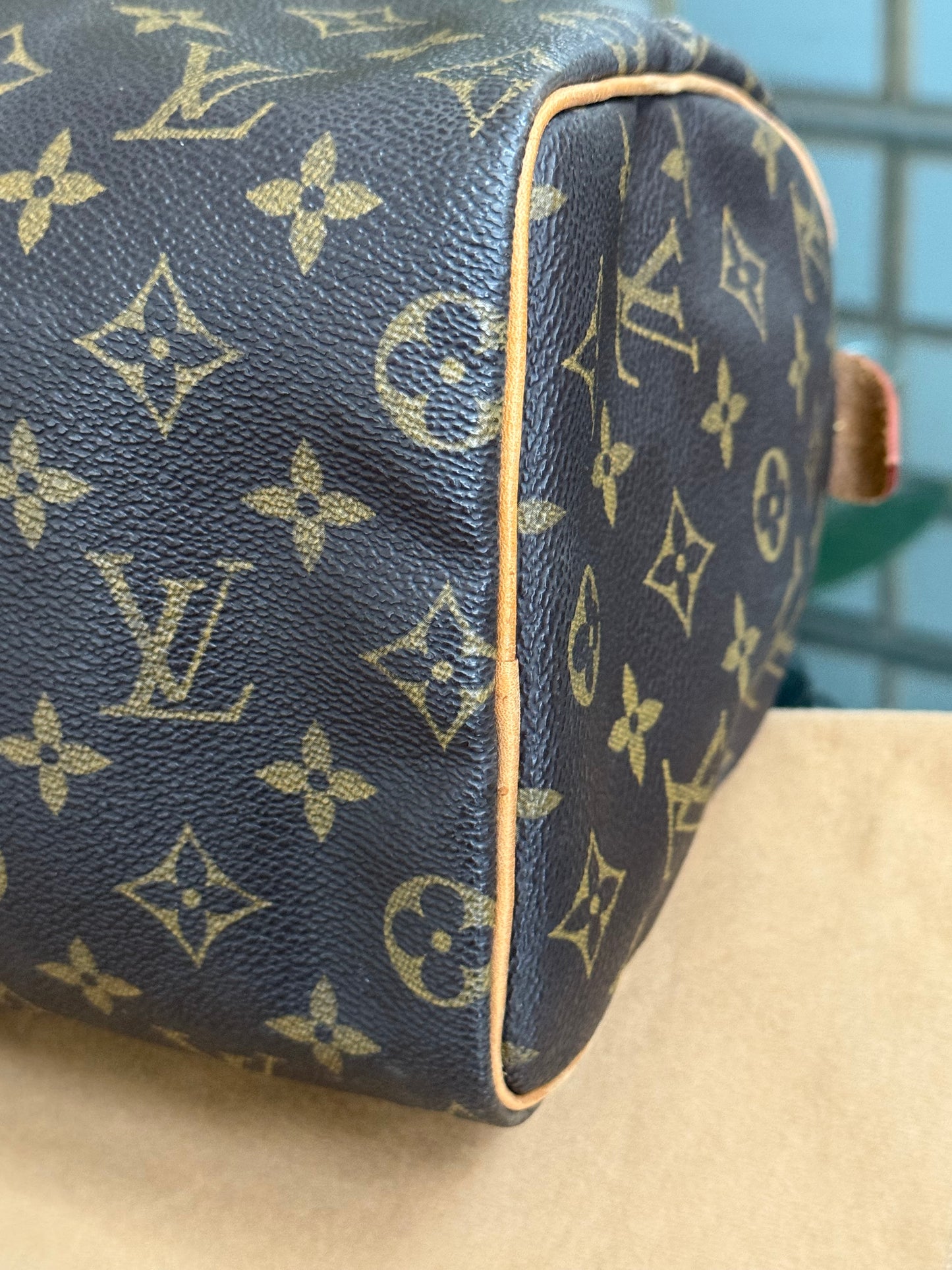 Speedy 25 with π Lock & Key and Dustbag π
Year: 2003
