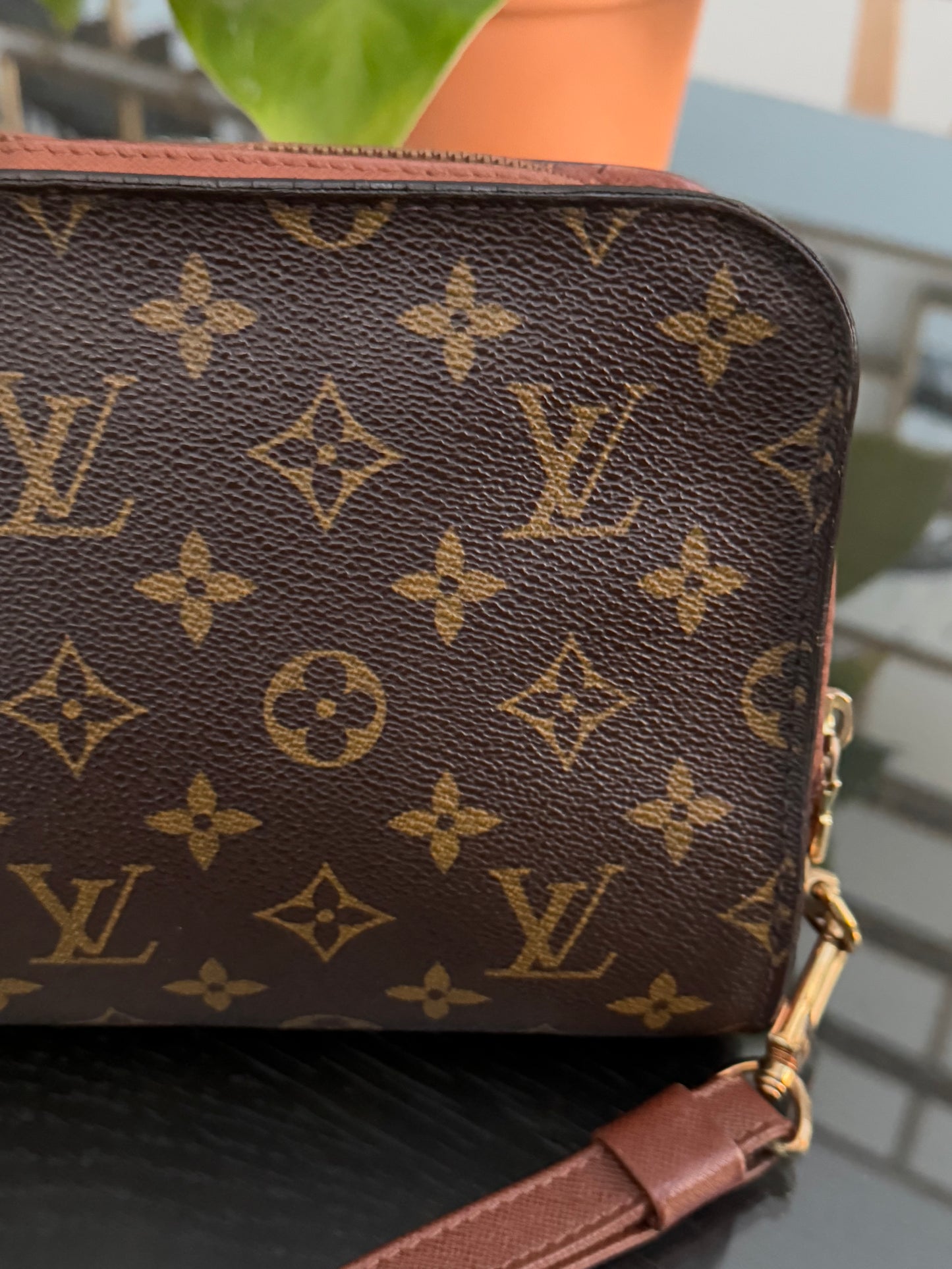 Orsay Clutch
๐๏ธ Year: 1998