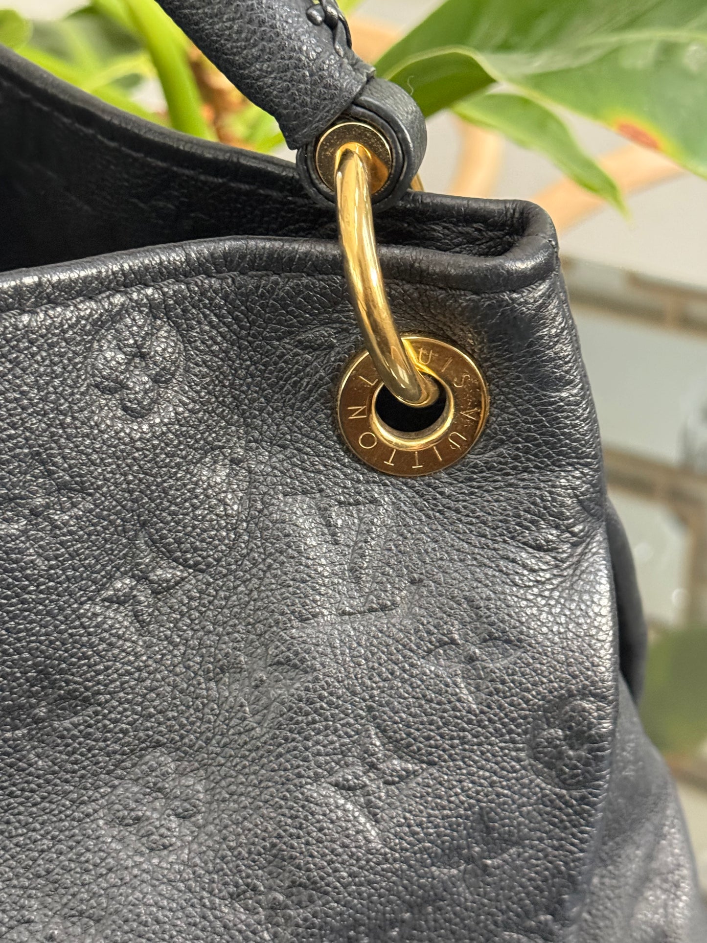 Artsy MM Empriente in Black with Dustbag and Insert Organizer - ๐
Year: 2015