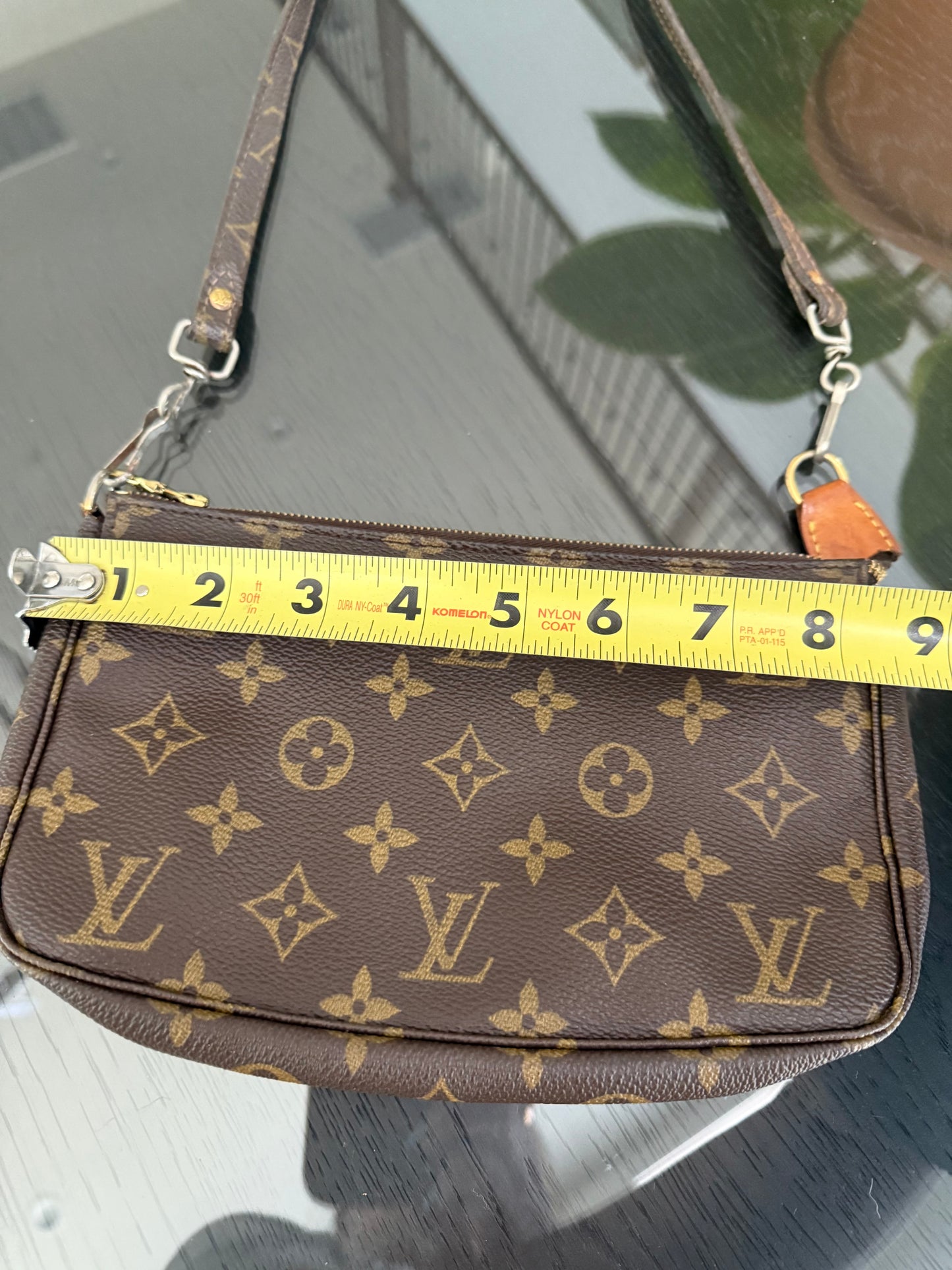 Pochette Accessories with Vintage Crossbody Strap - ๐
Year: 1999