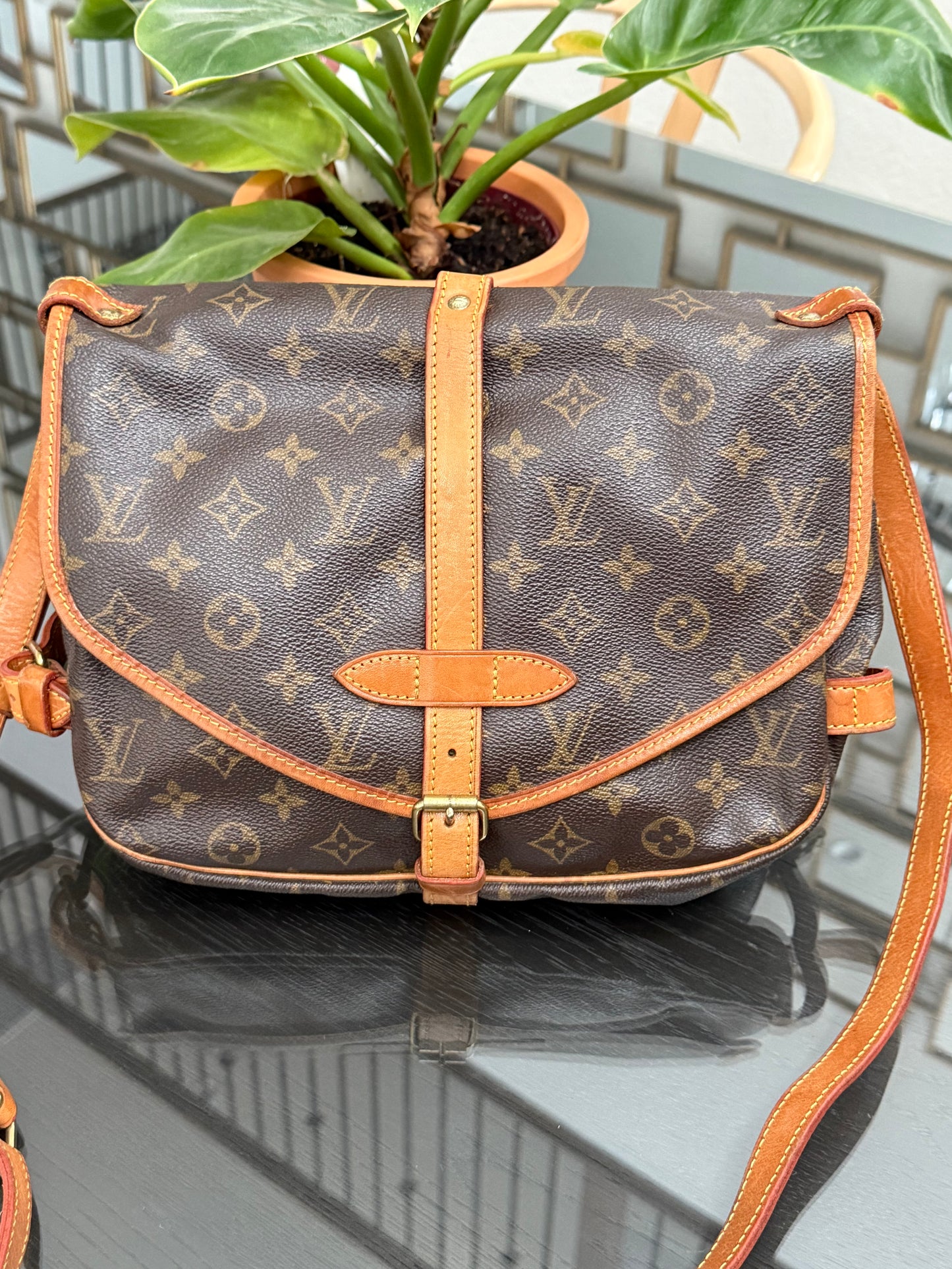 Saumur 30 Crossbody -๐๏ธ Year: 1992