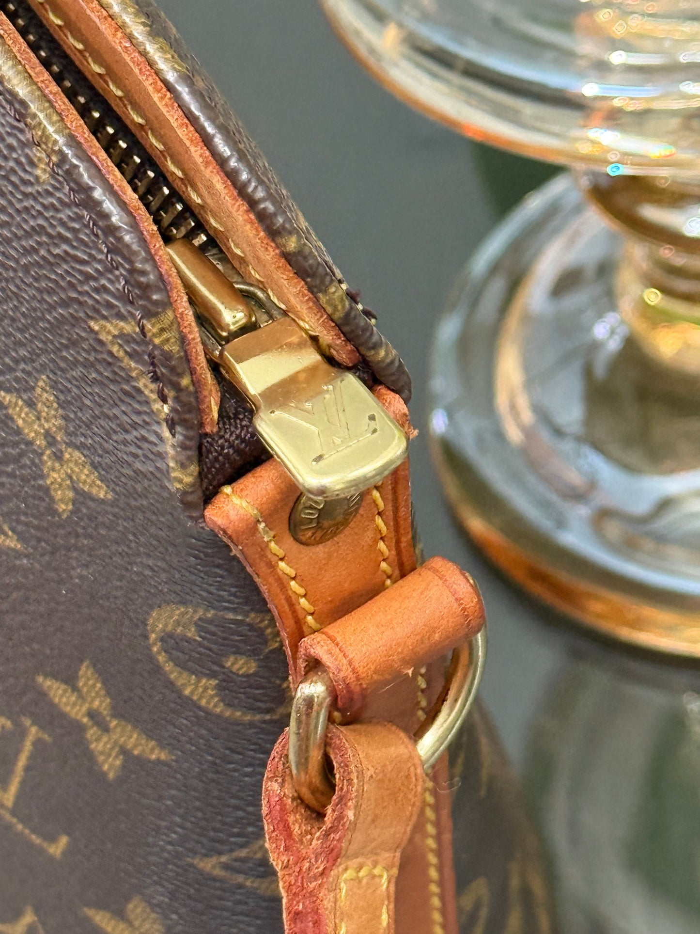 Drouot Crossbody
π
Year: 2000