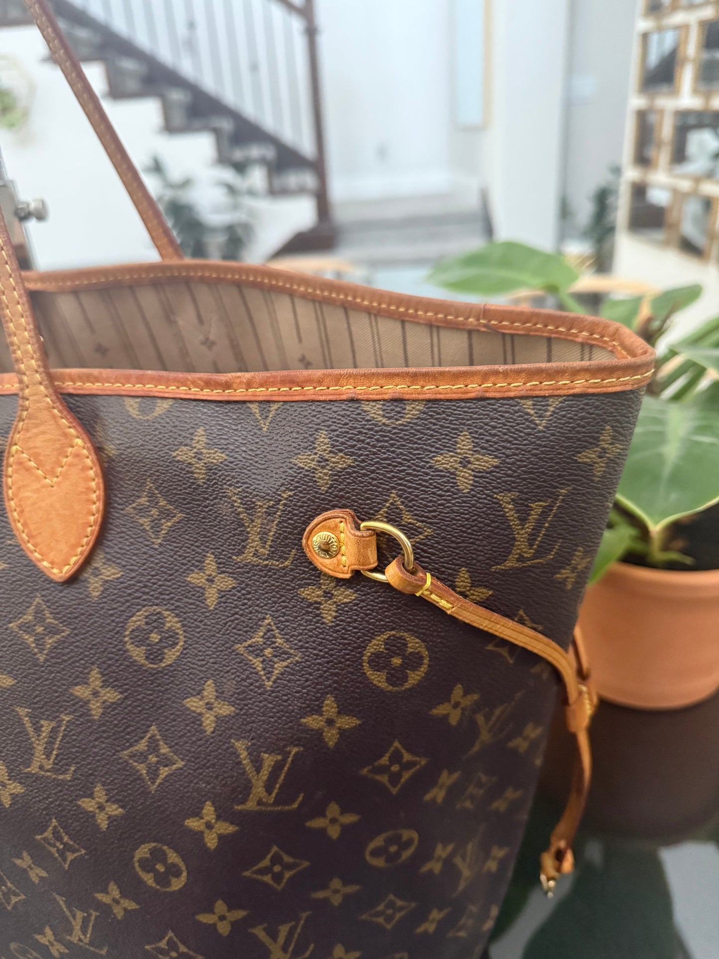 Neverfull GM in Monogram with Insert Organizer 🗓️ Year: 2007