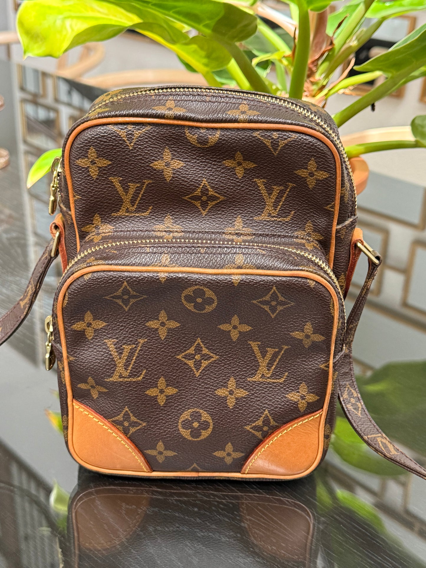 Amazon Crossbody Bag -Year: 2000