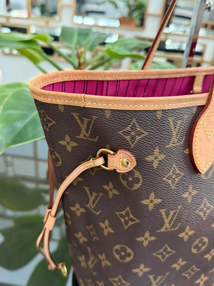 Neverfull MM Monogram in Peony with Dustbag and Insert organizer π
Year: 2020