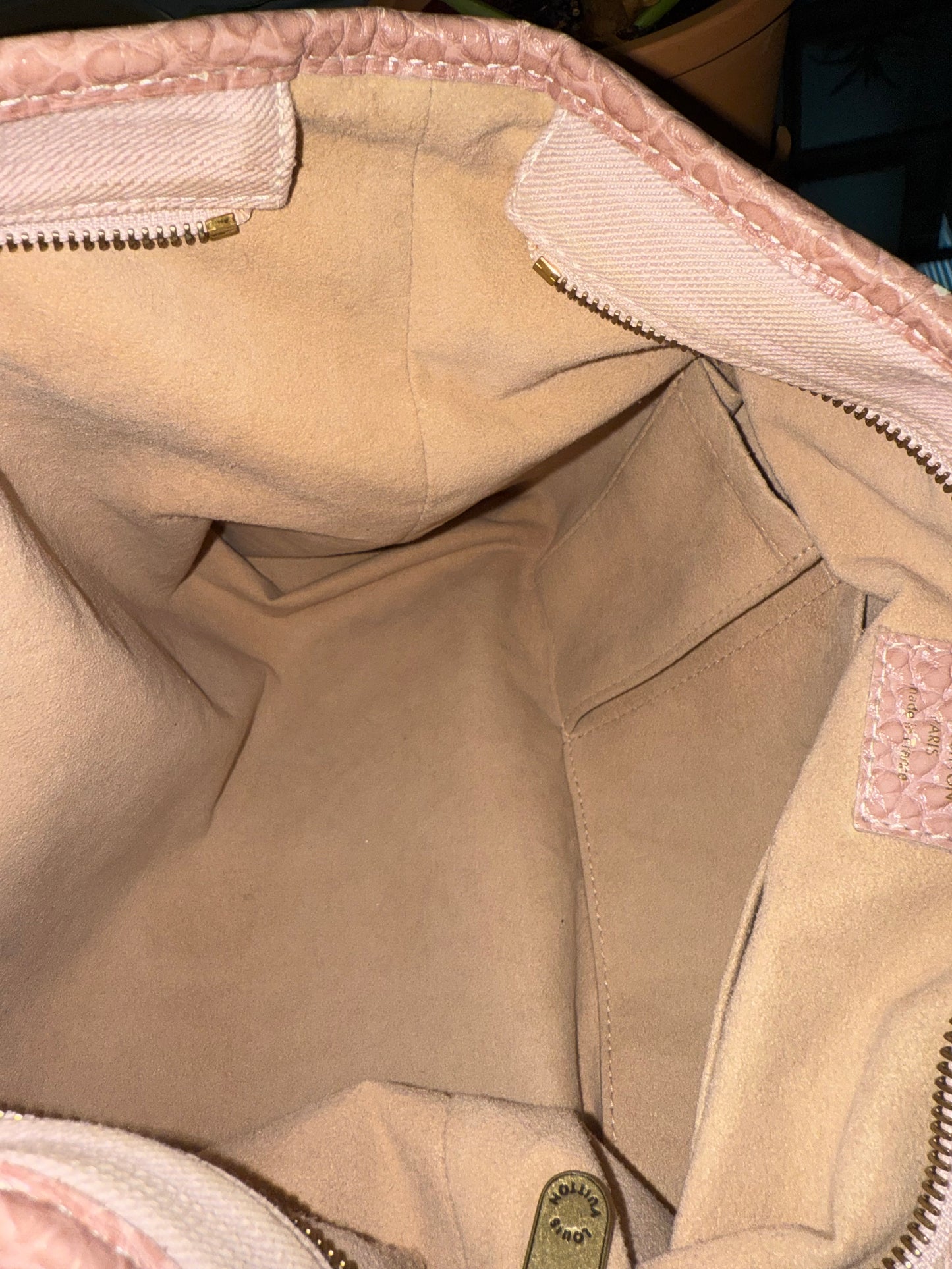 Denim Neo Cabby MM in Rose Pink 🗓️ Year: 2009
