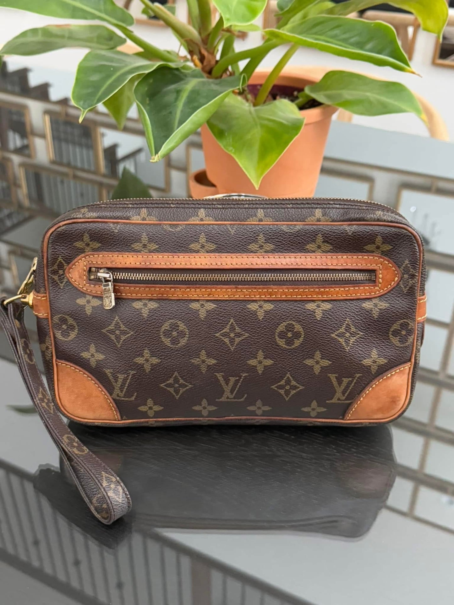 Marley Dragonne Clutch
๐๏ธ Year: 1986
