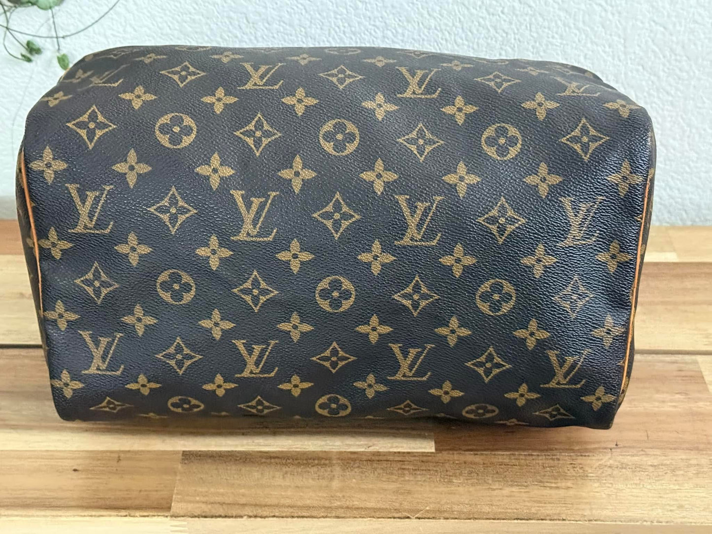 Speedy 30 with π Lock & Key - π
Year: 1995