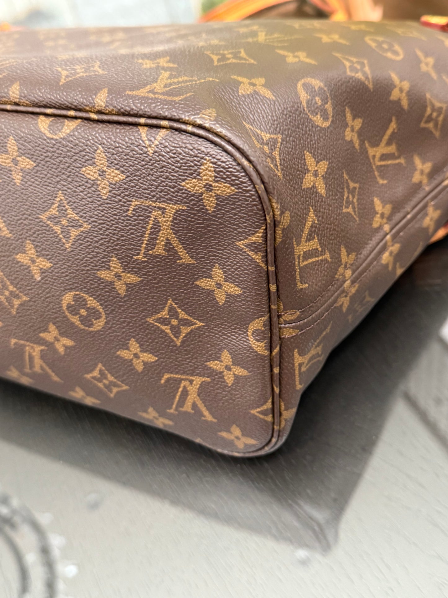 Neverfull MM with Dustbag ๐
Year: 2016