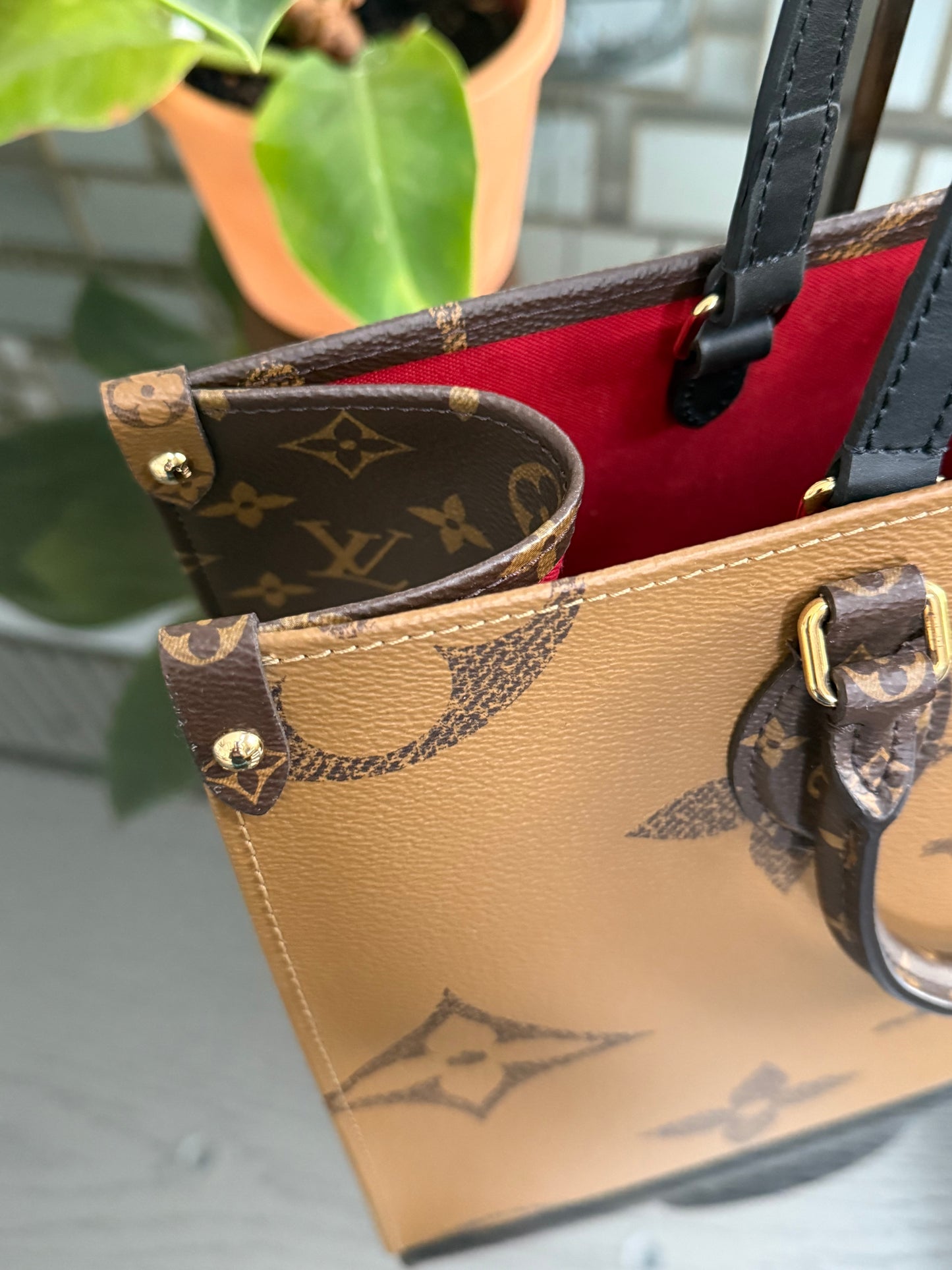On The Go MM in Monogram with Dustbag -Microchip