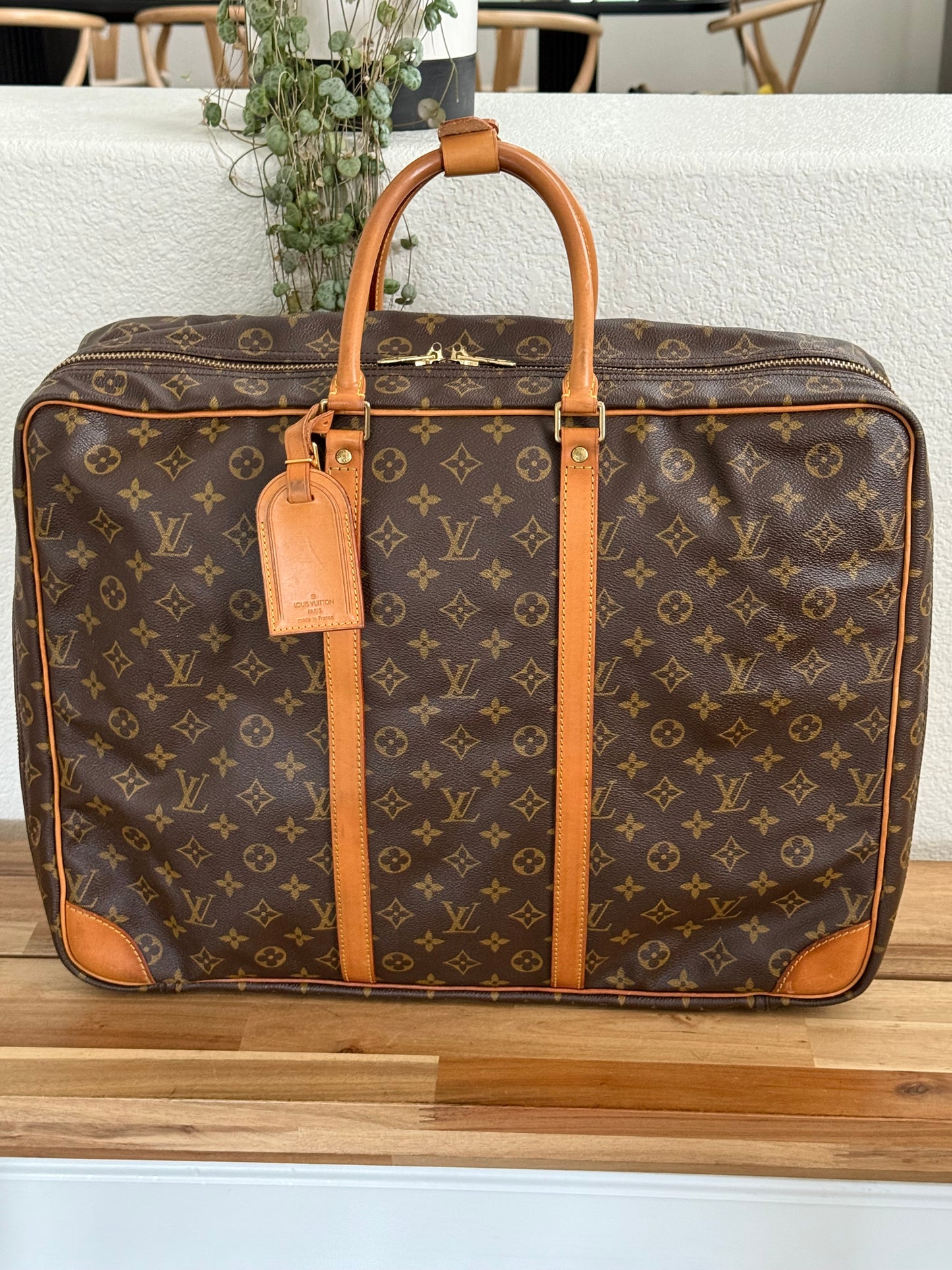 Sirius 50 Soft Suitcase Luggage - ๐
Year: 199