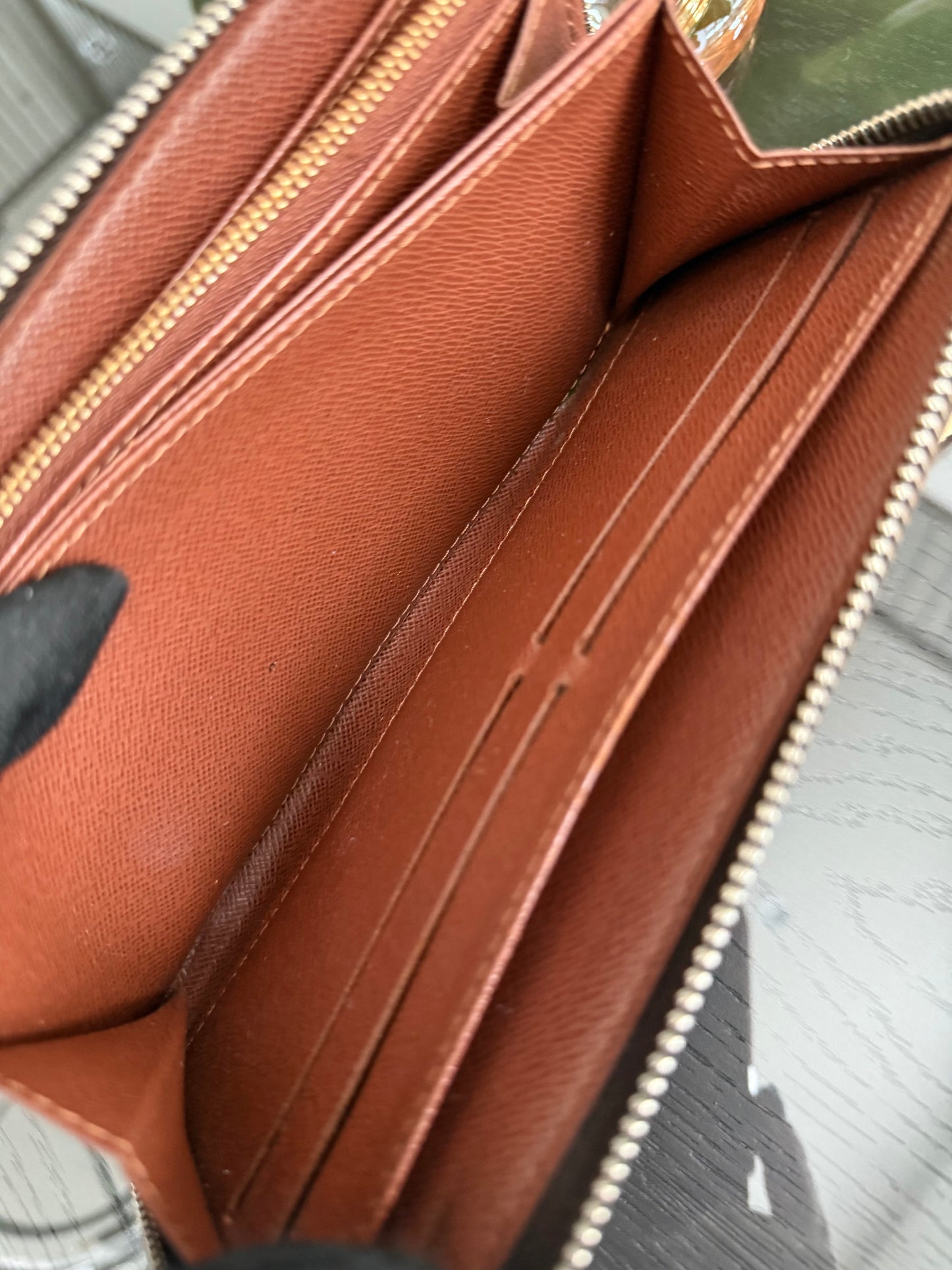 Monogram Zippy Long Wallet with Dustbag 🗓️ Year: 2006