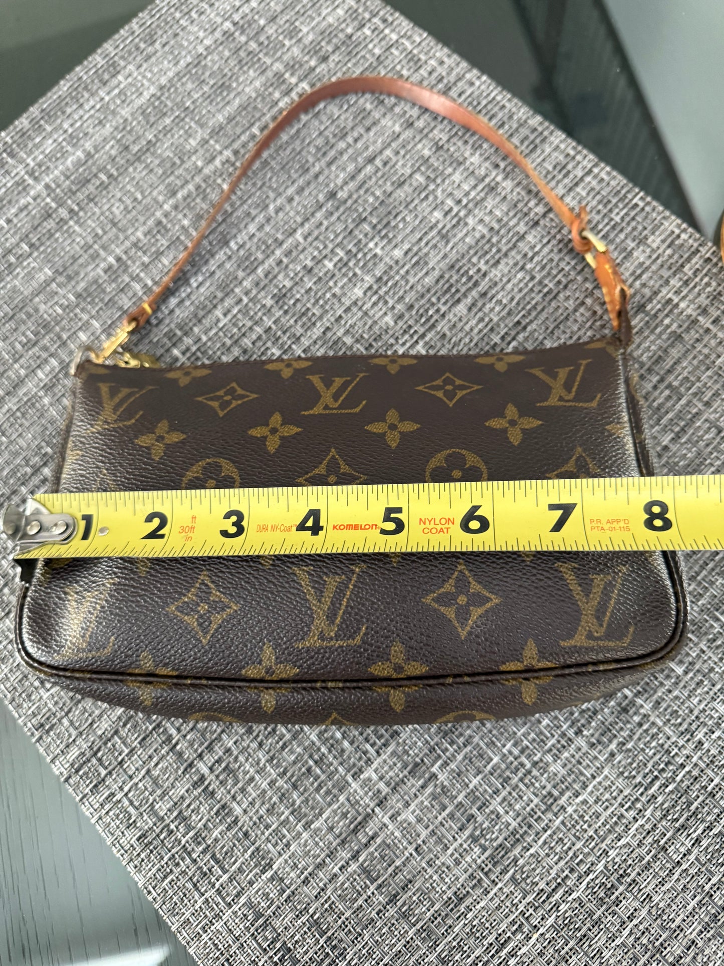 Pochette Accessories - ๐
Year: 2002