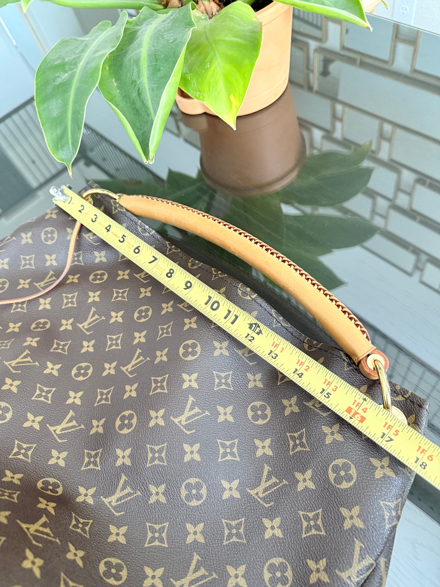 Artsy GM with Dustbag and Insert Organizer - 📅 Year: 2010