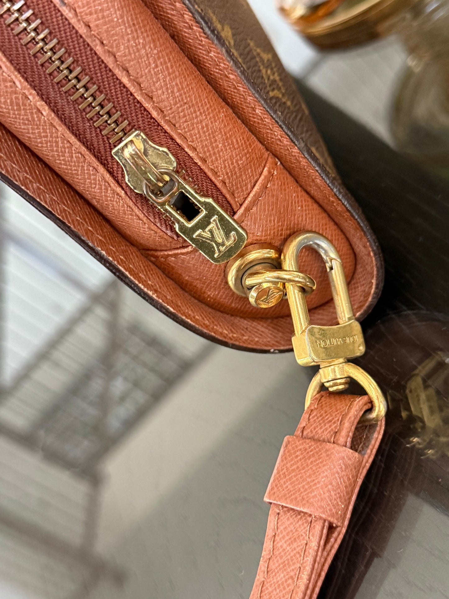 Orsay Clutch
๐๏ธ Year: 1993