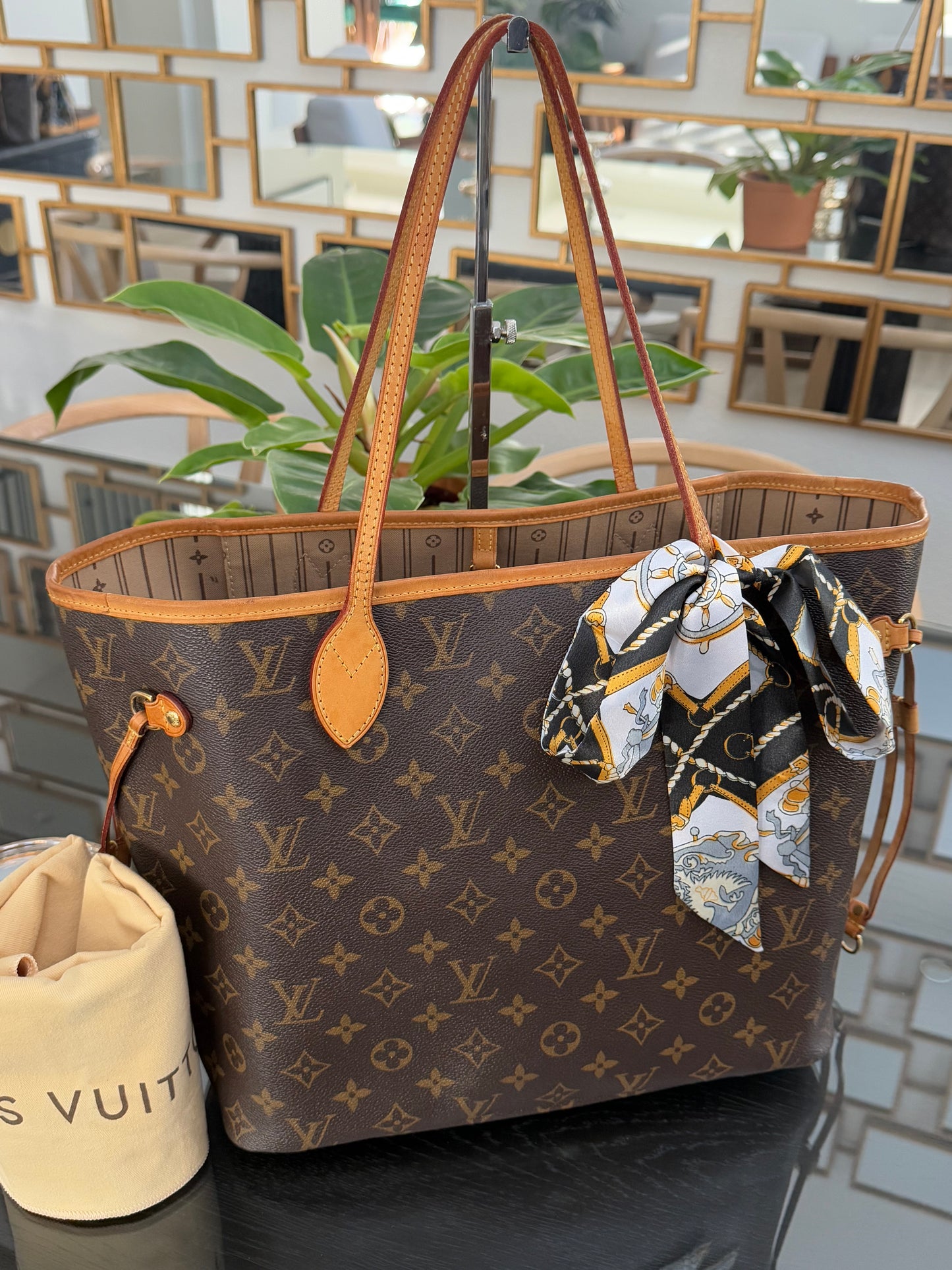 Neverfull MM with Dustbag and Insert Organizer -๐๏ธ Year: 2011