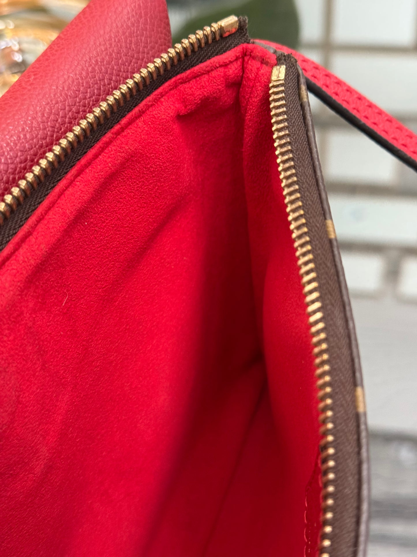 Twice Pochette in Cerise Red with Dustbag -π
Year: 2015