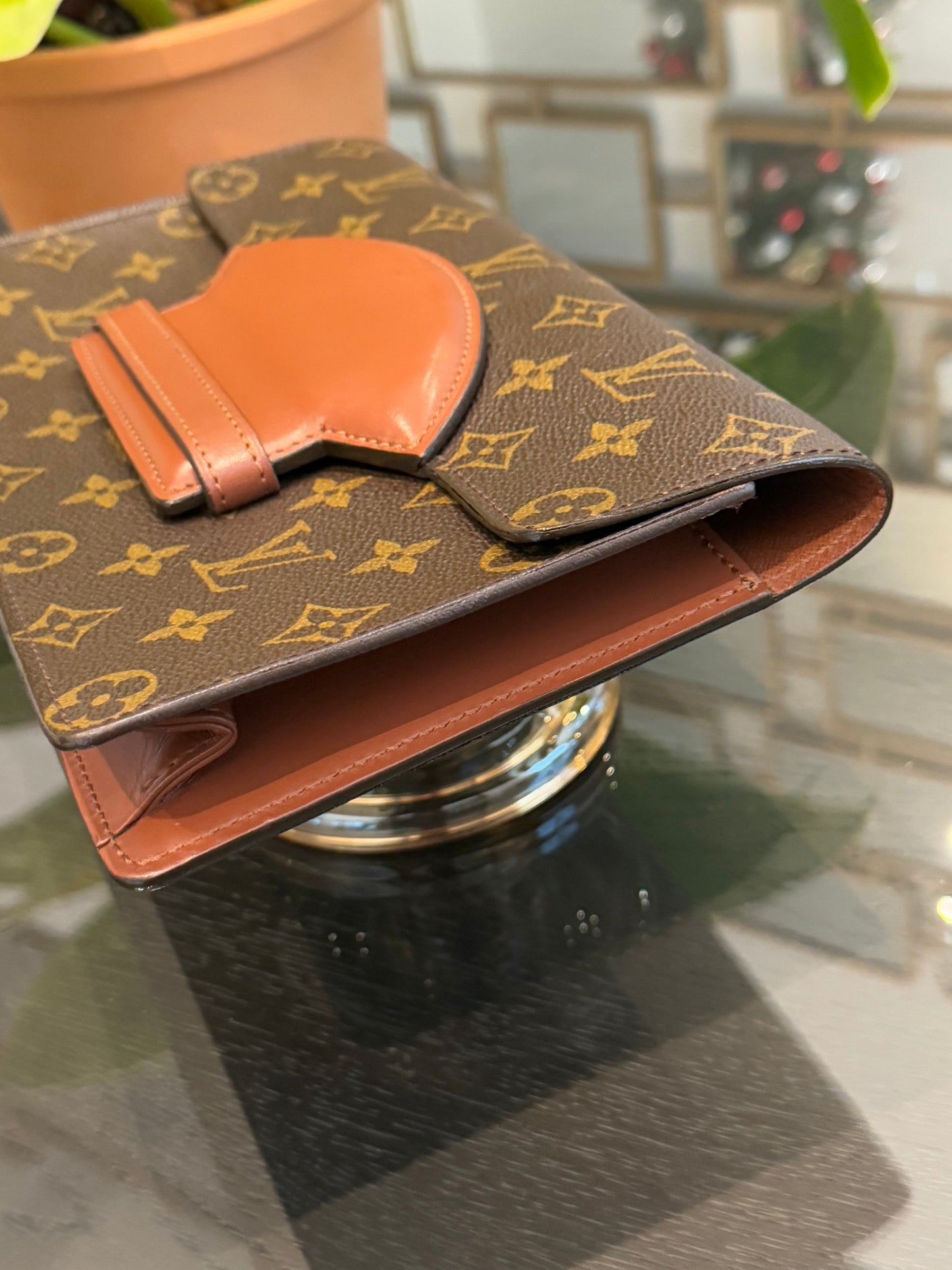 Chaillot Clutch w/ Dustbag -Year: 1987