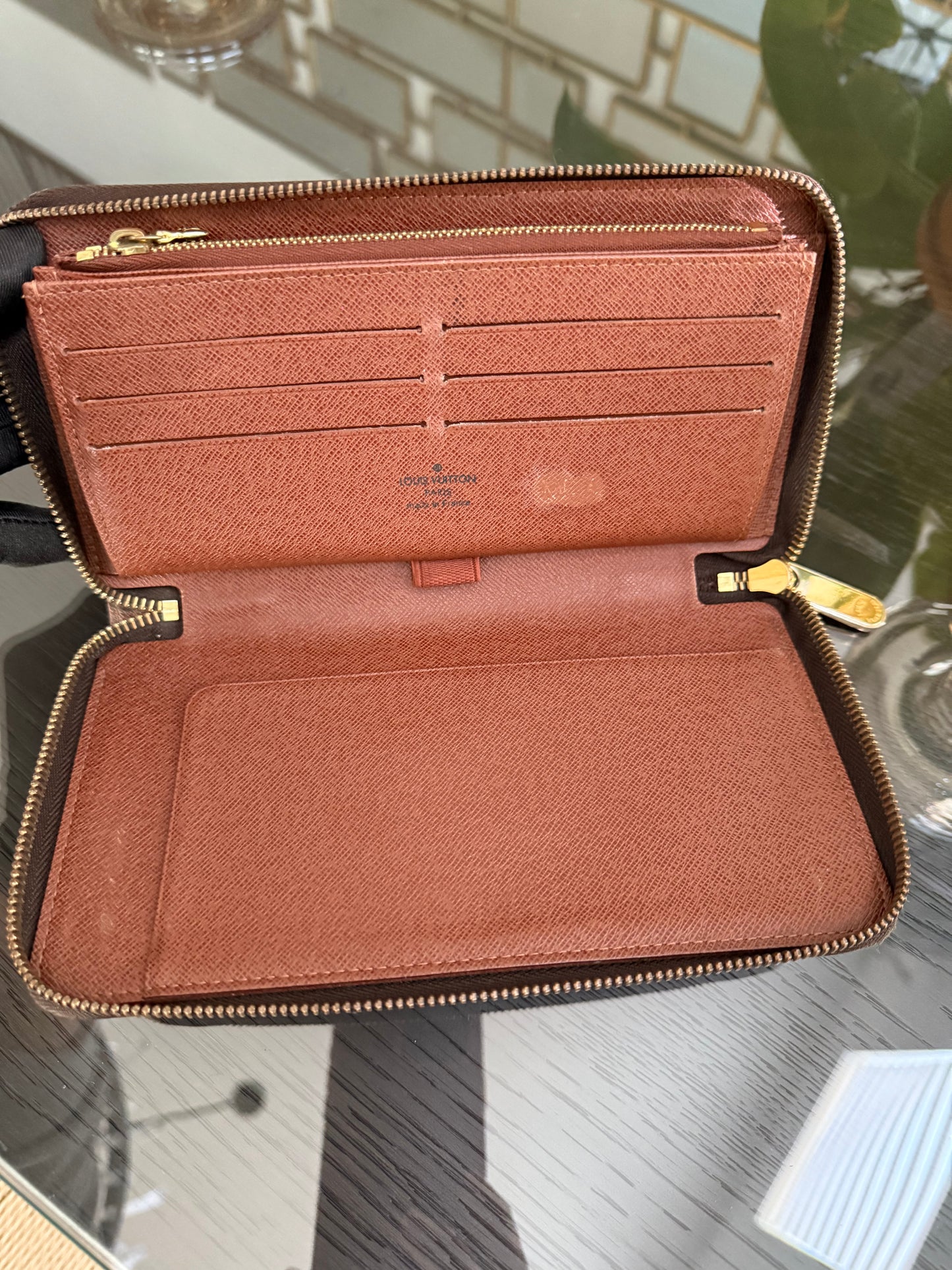 Zippy Wallet Organizer ๐
Year: 2008