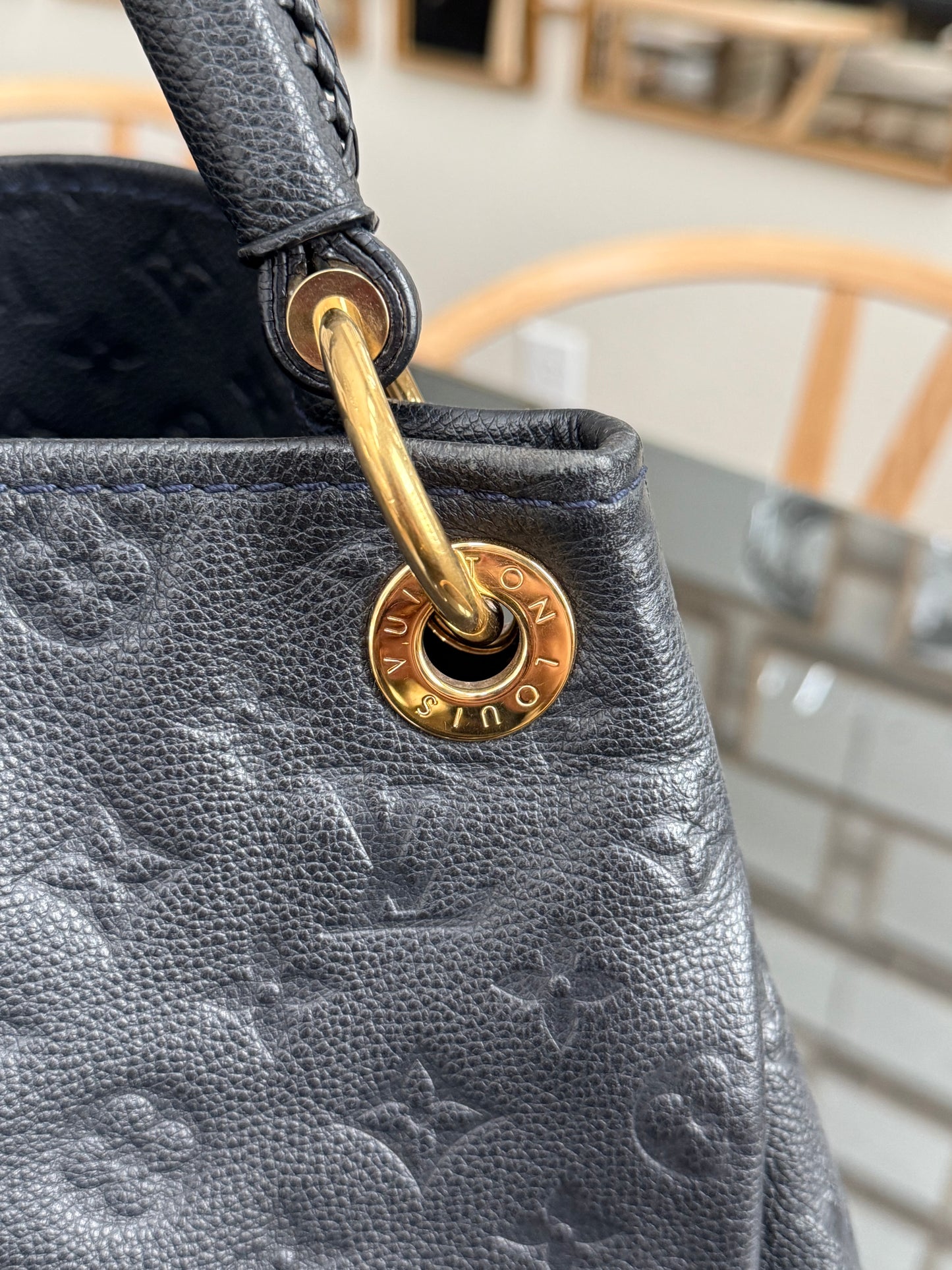 Artsy MM Empriente (Black/Dark Blue) with Dustbag and Insert Organizer - ๐
Year: 2011